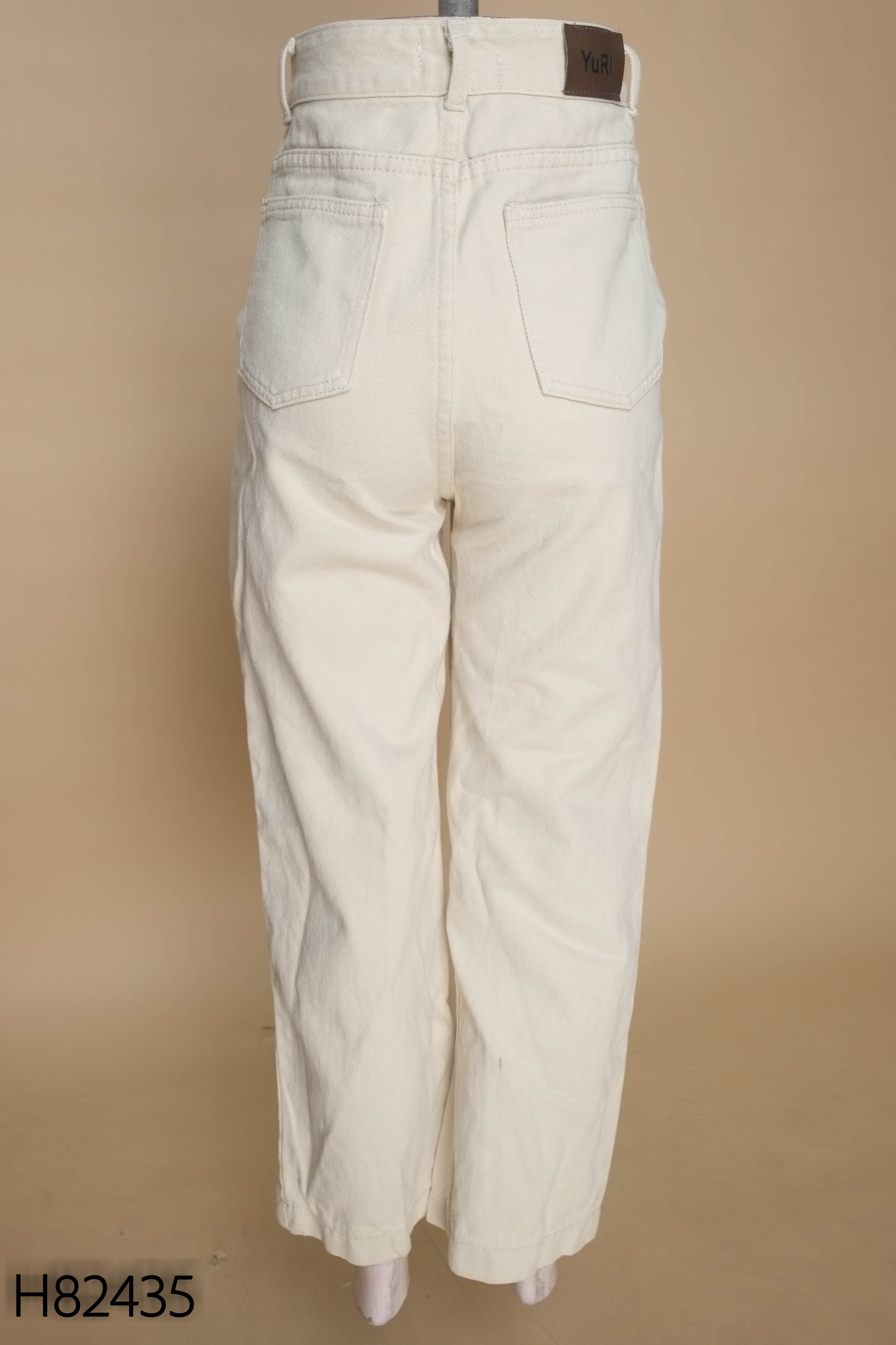 Quần jeans be YURI trơn suông