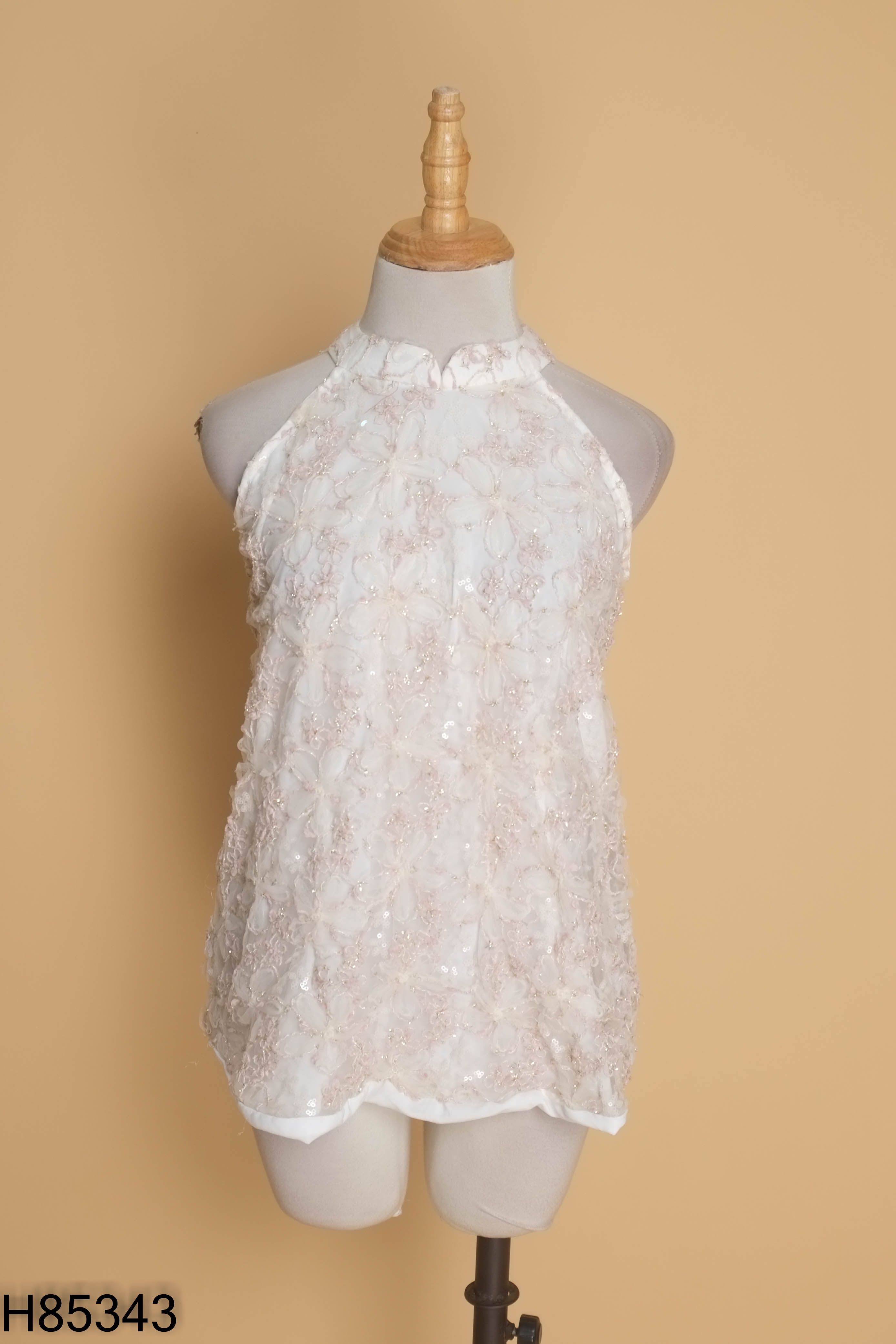 Áo lưới be hồng cổ yếm đính sequin