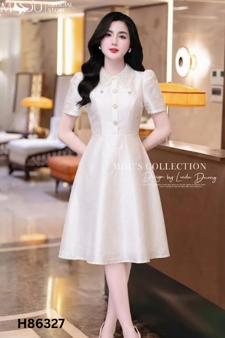 Váy taffa be cổ đính cườm