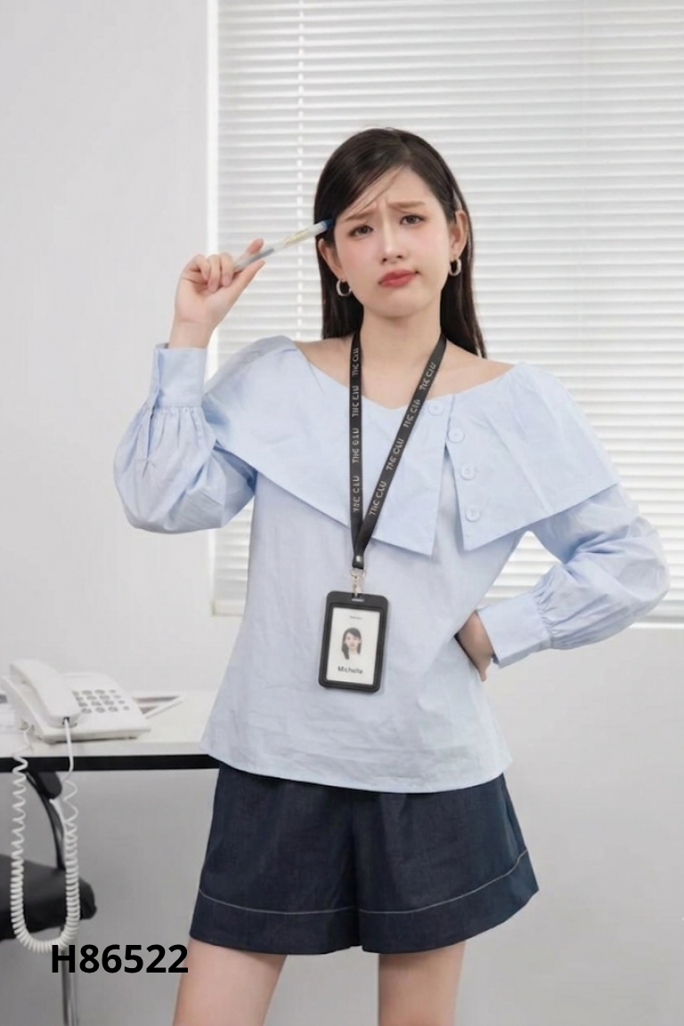 Áo xanh cổ thuyền vạt