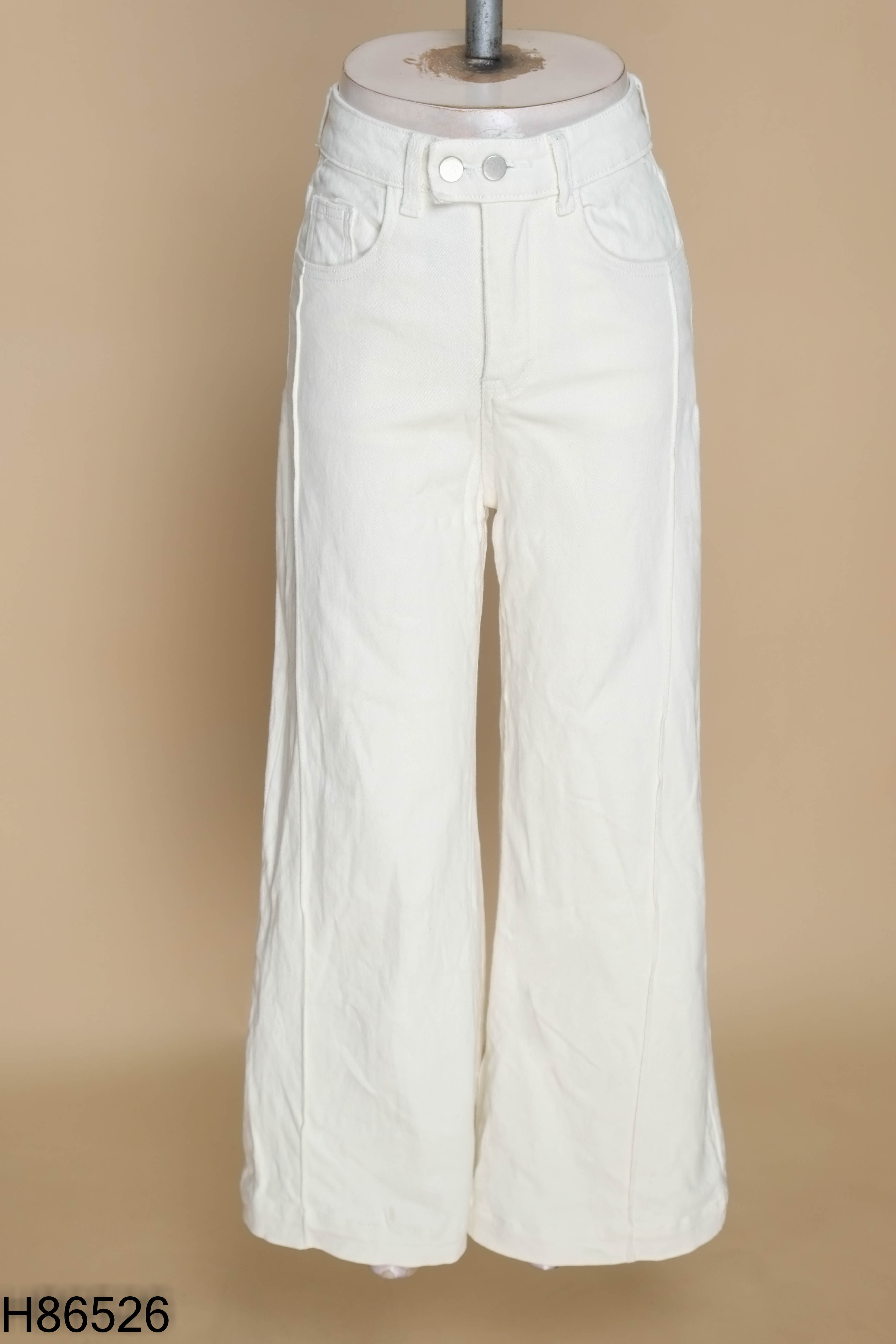 Quần jeans trắng kem dáng loe