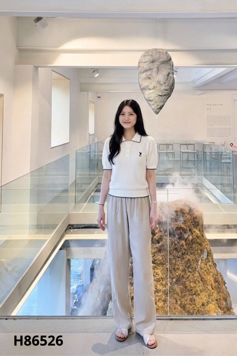 Áo len mongtoghi trắng kem viền xanh than