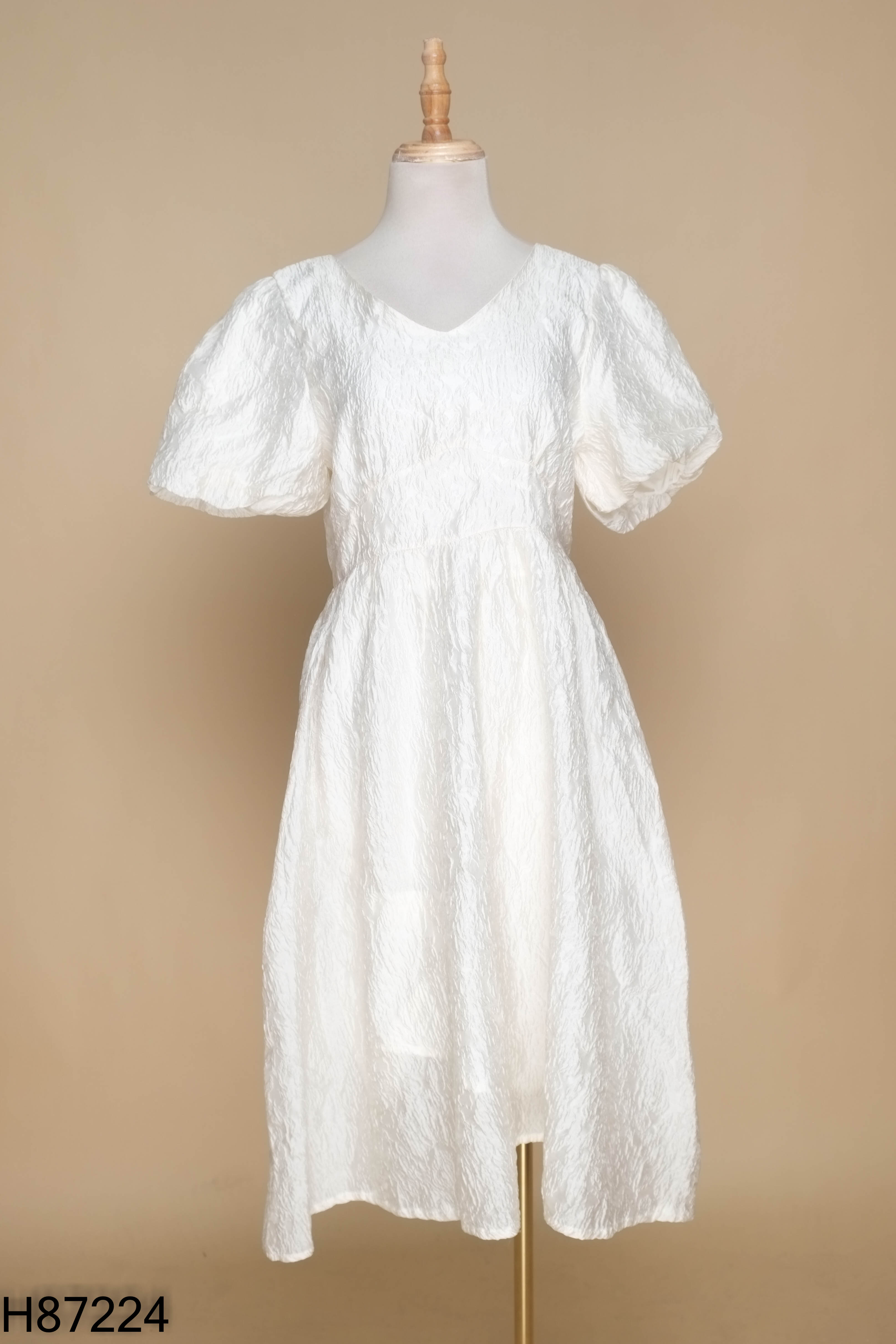 Váy be babydoll trơn cổ V
