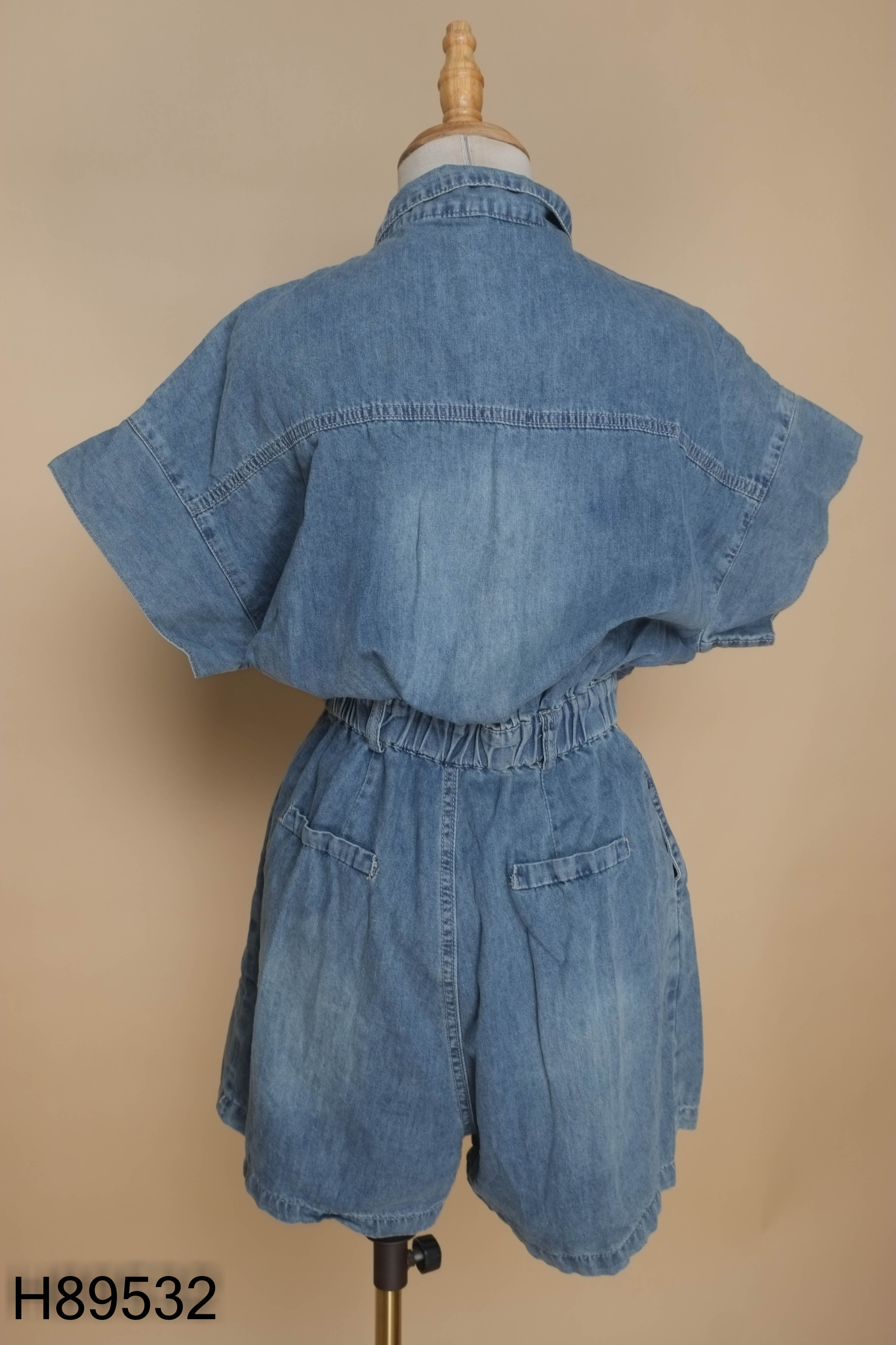 Jump jeans xanh phối khuy