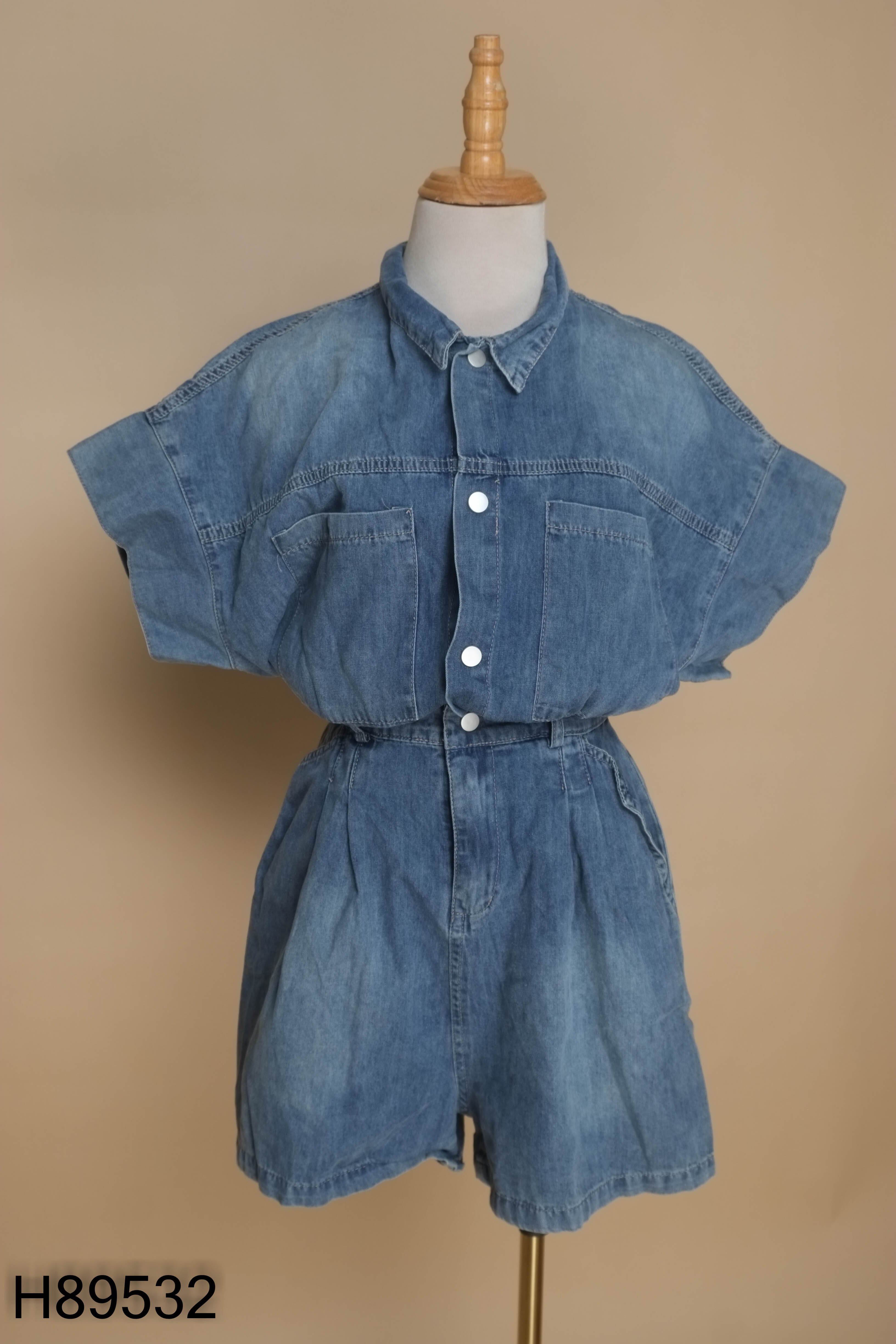 Jump jeans xanh phối khuy