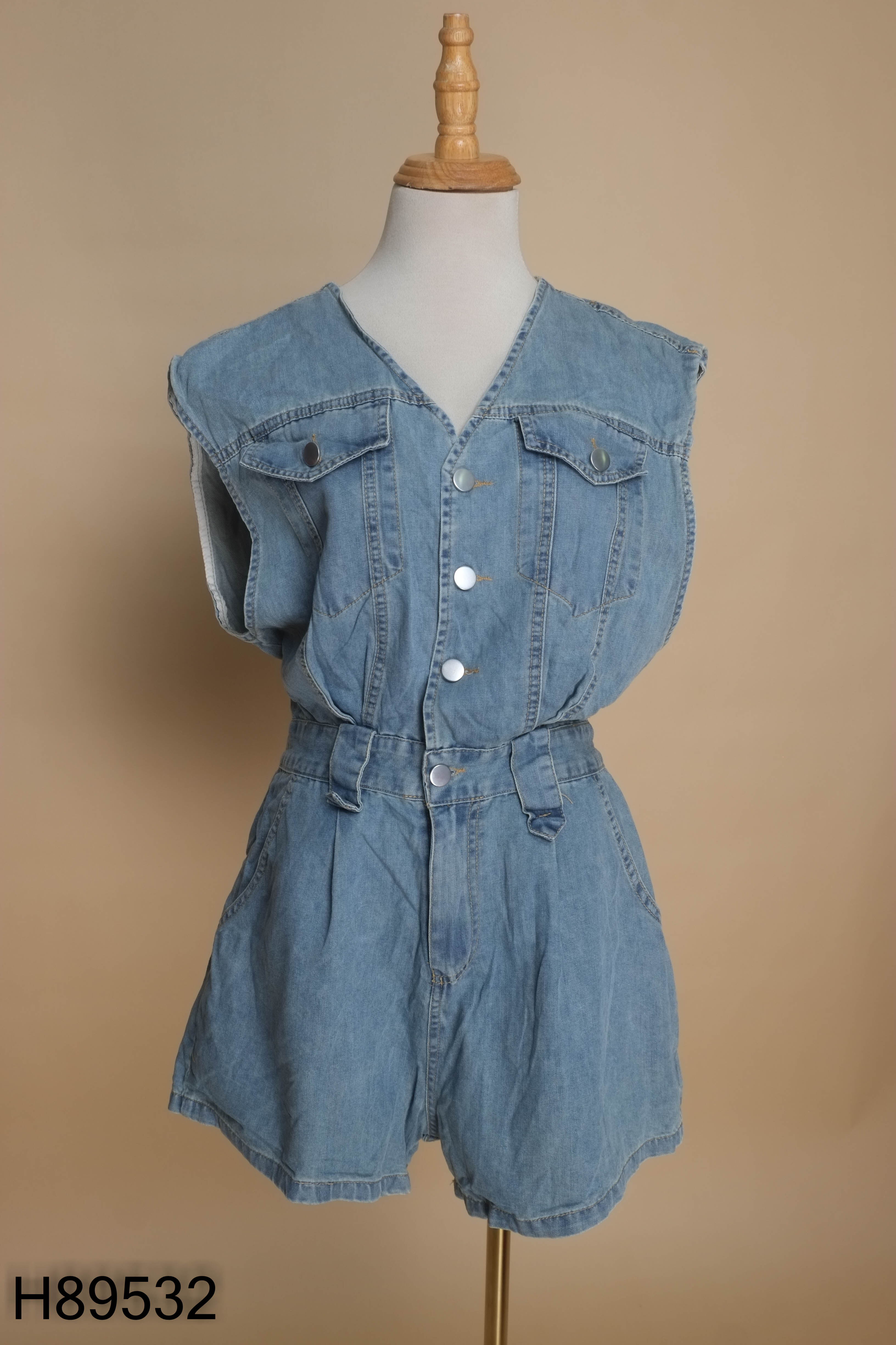 Jump jeans xanh gile cổ V