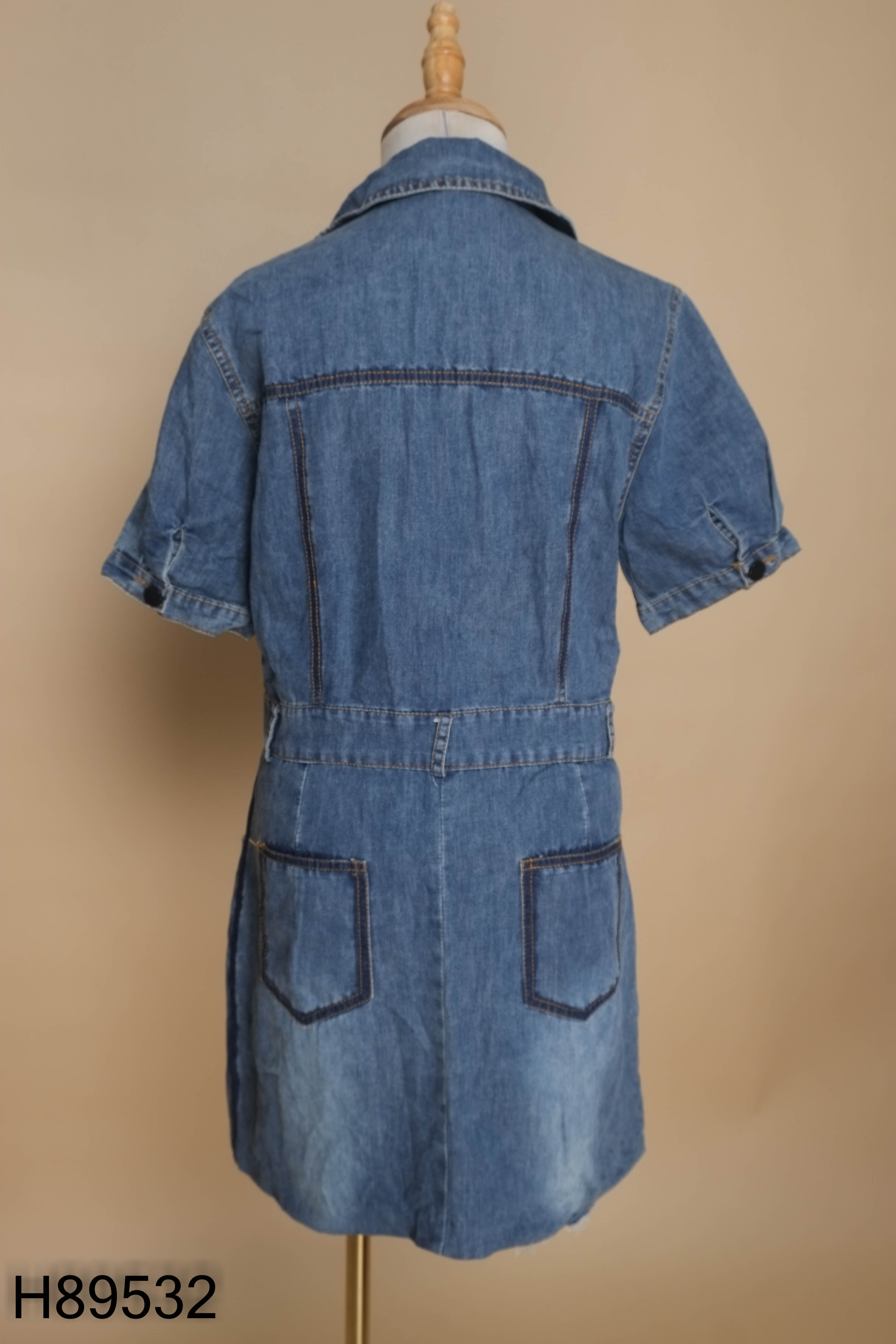 Váy jeans xanh cộc tay phối túi