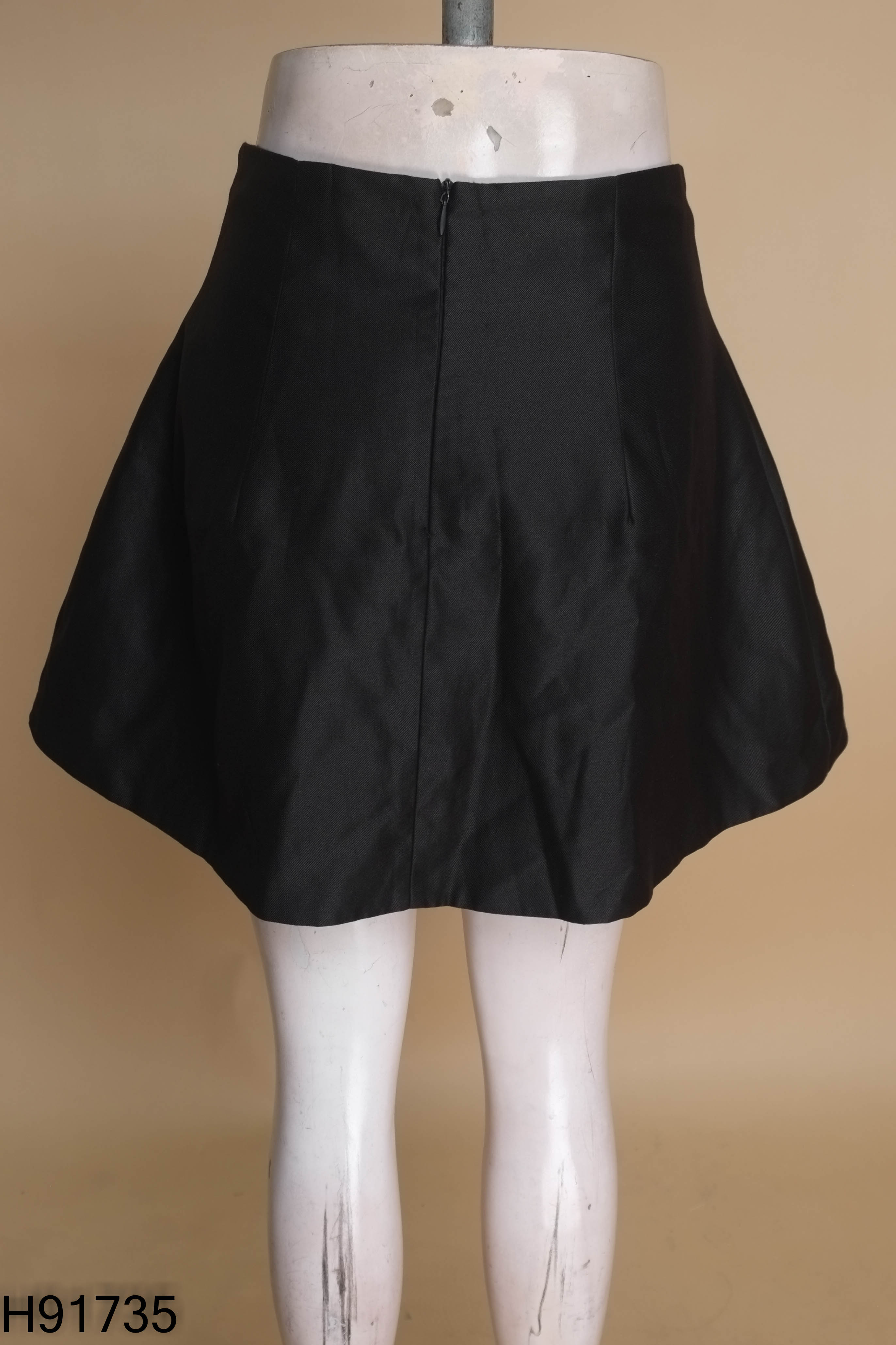 Chân váy đen K CLOSET trơn