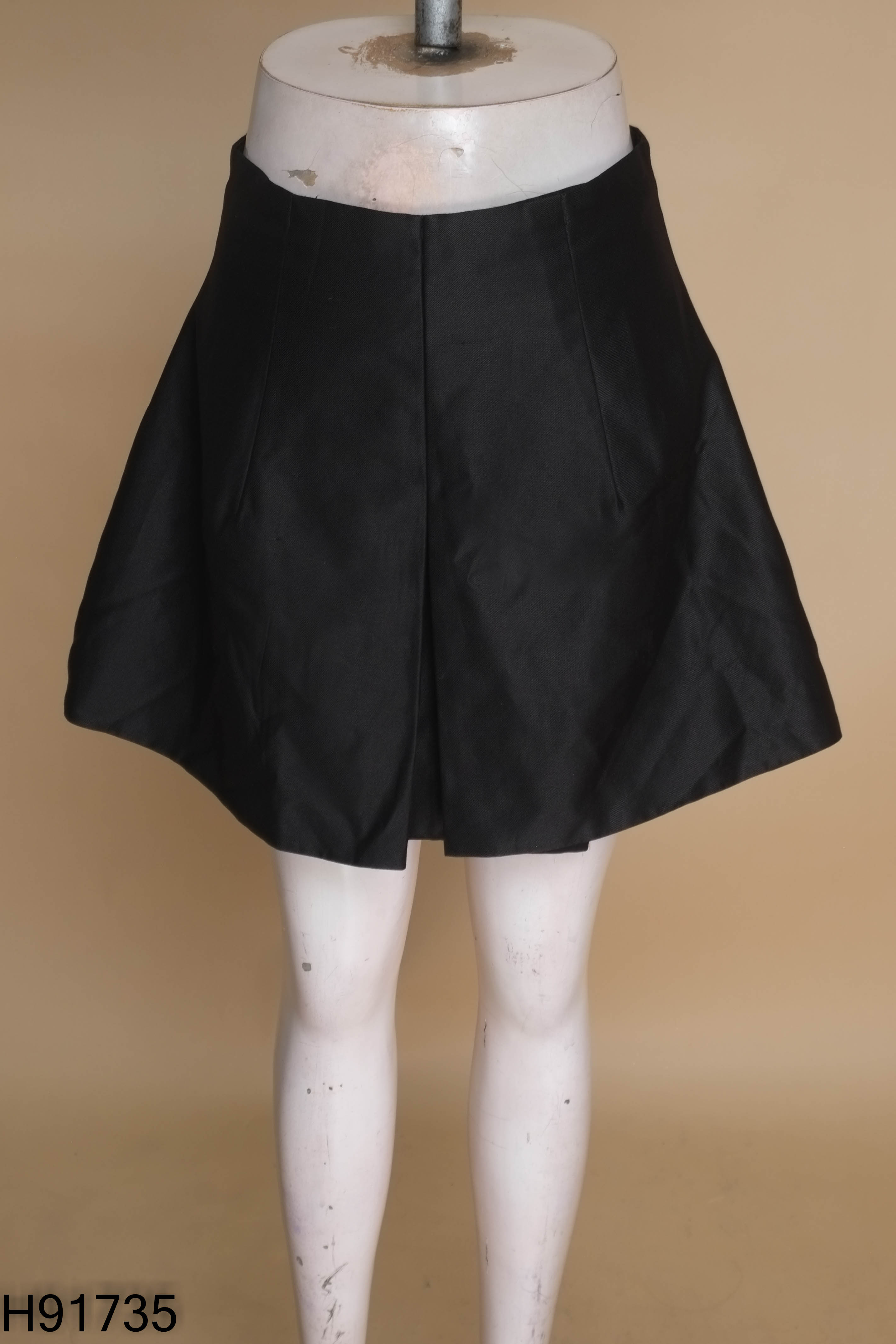 Chân váy đen K CLOSET trơn