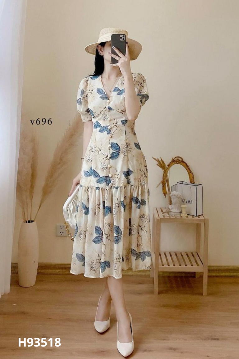 Váy GIIAN vàng hoa cổ tim