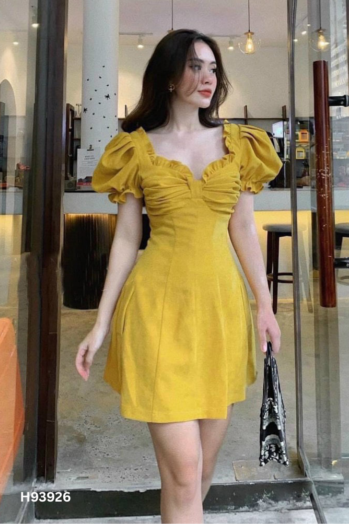Váy nhung tăm vàng dúm ngực