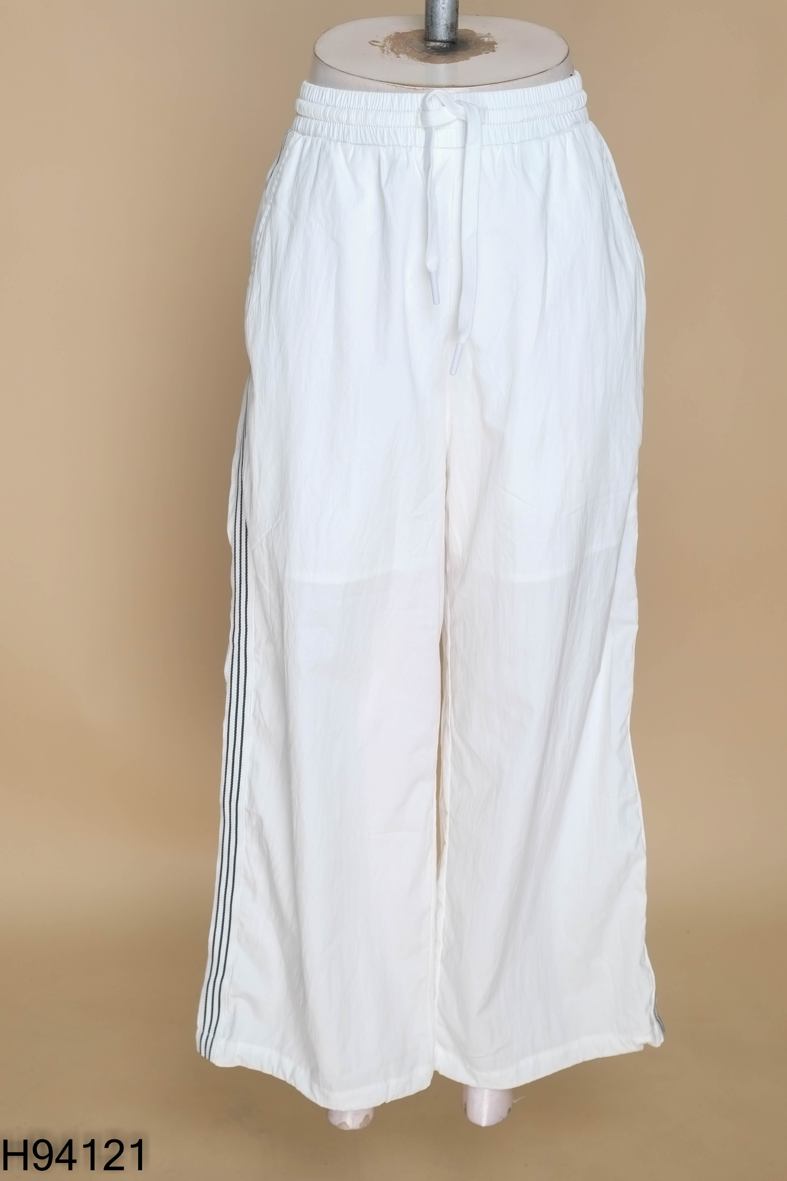 NEWTAG YOUNGER quần trắng cạp chun