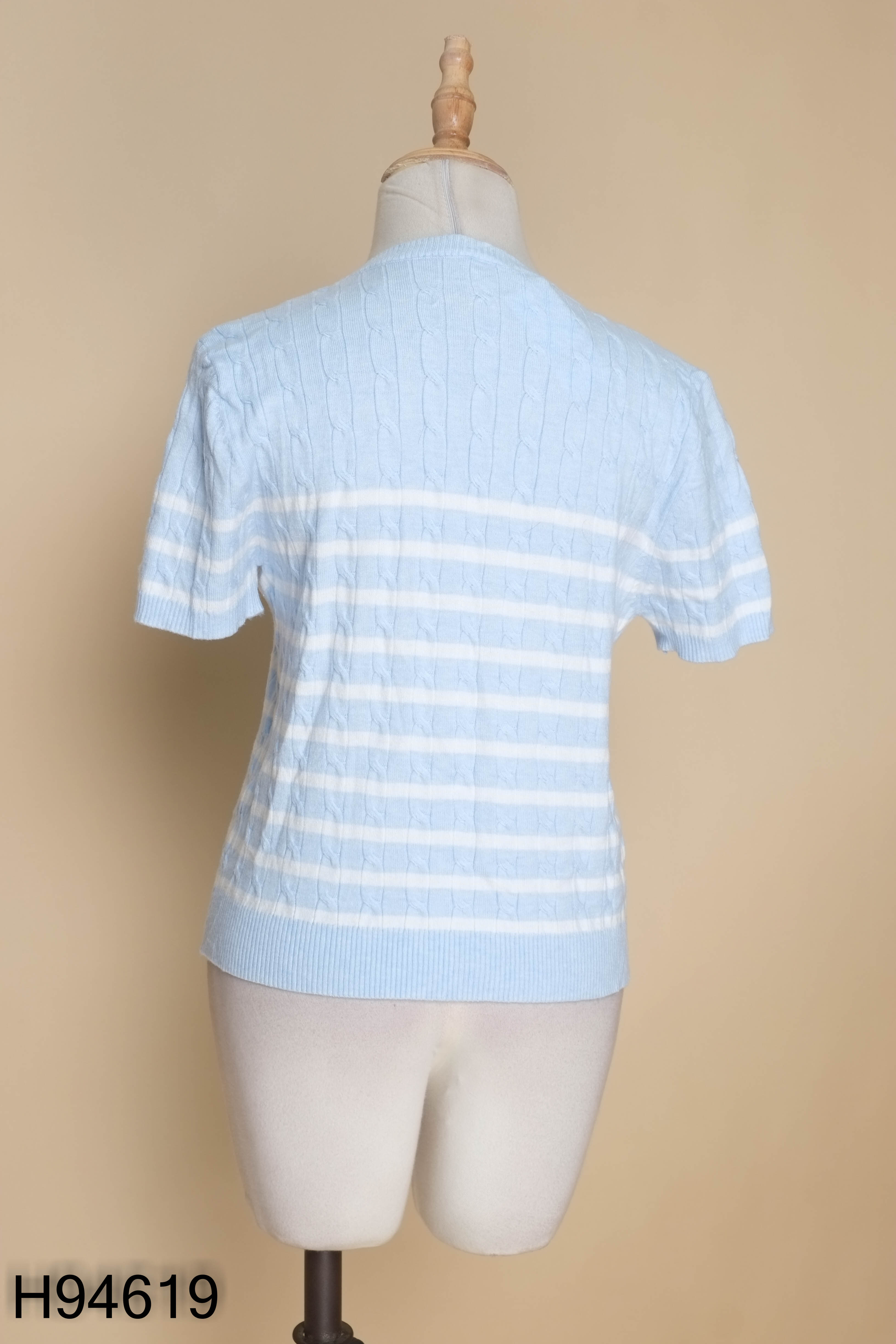 Áo cardigan xanh kẻ trắng cộc tay