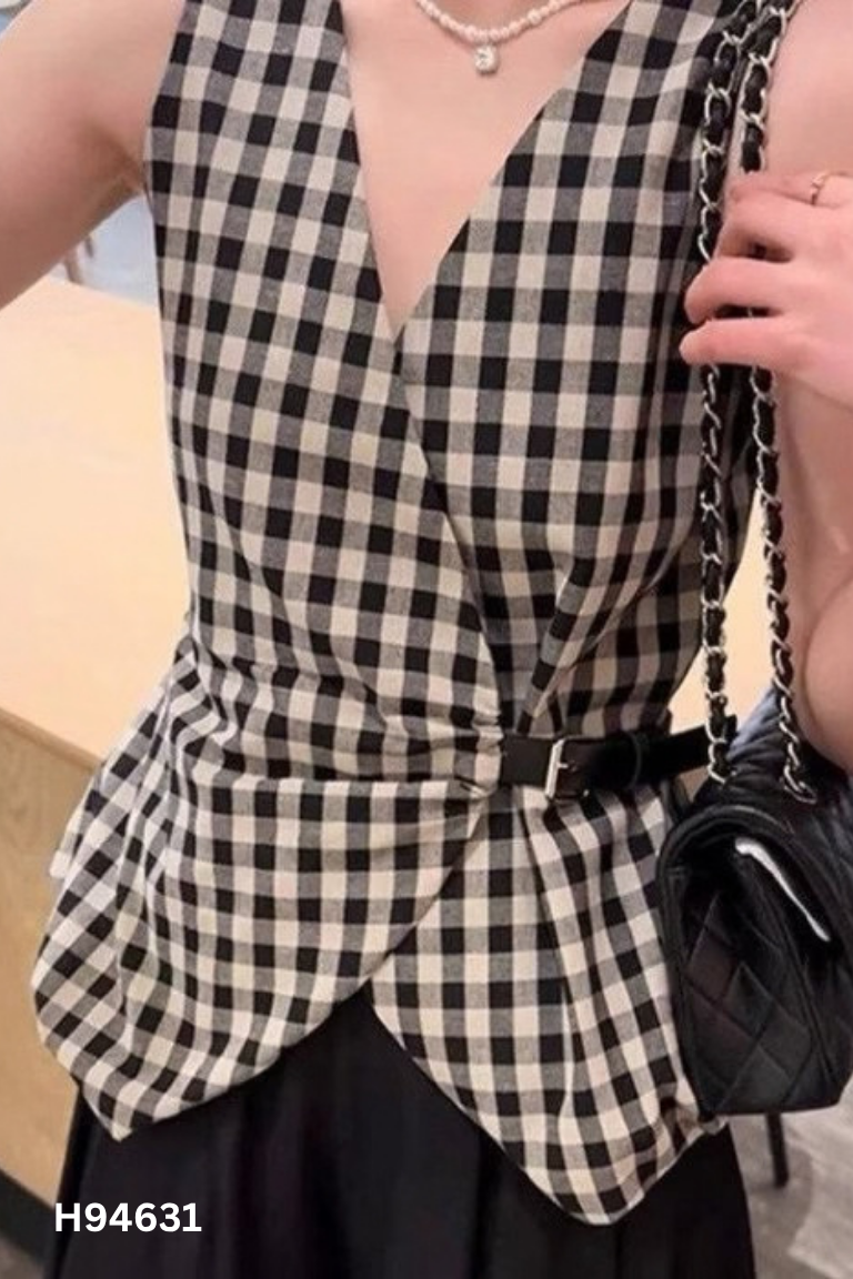 Áo đen kẻ sát nách kèm đai