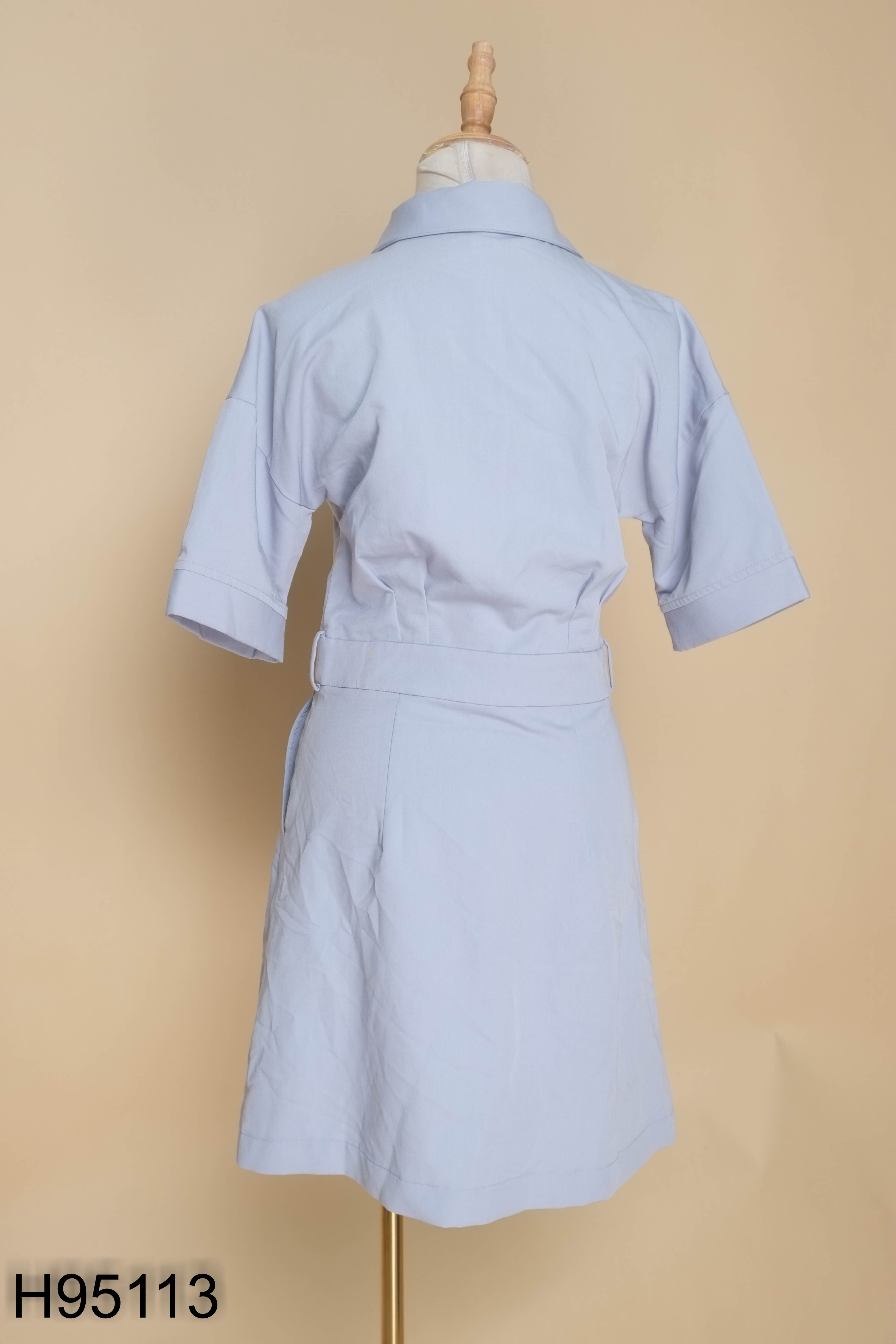 Váy ngắn xanh cúc