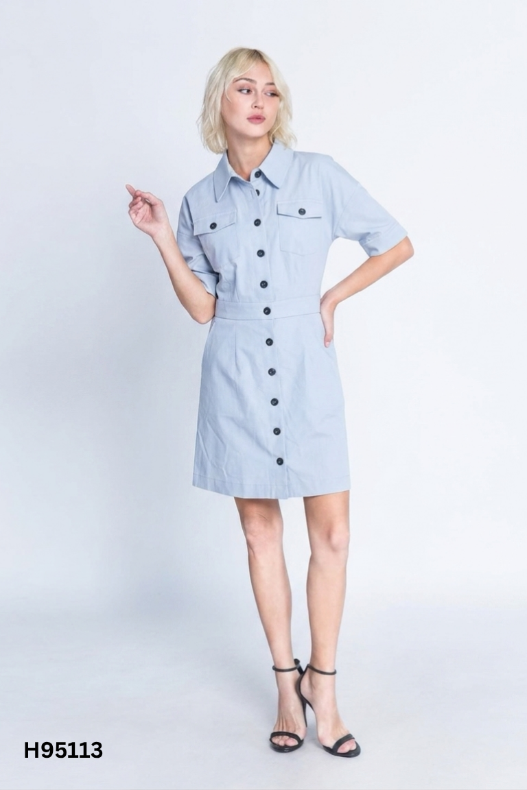 Váy ngắn xanh cúc