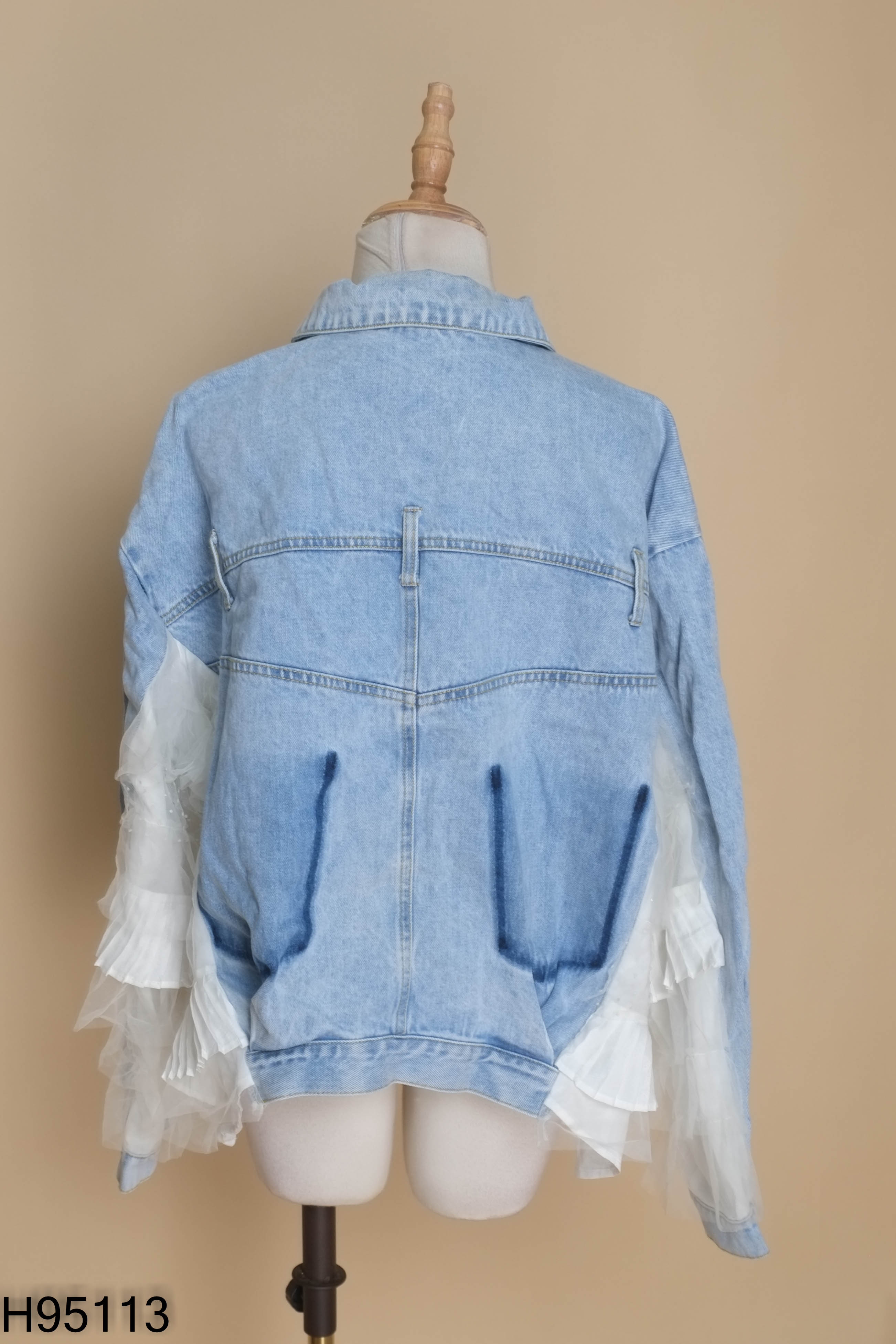 Áo khoác jeans xanh phối lưới