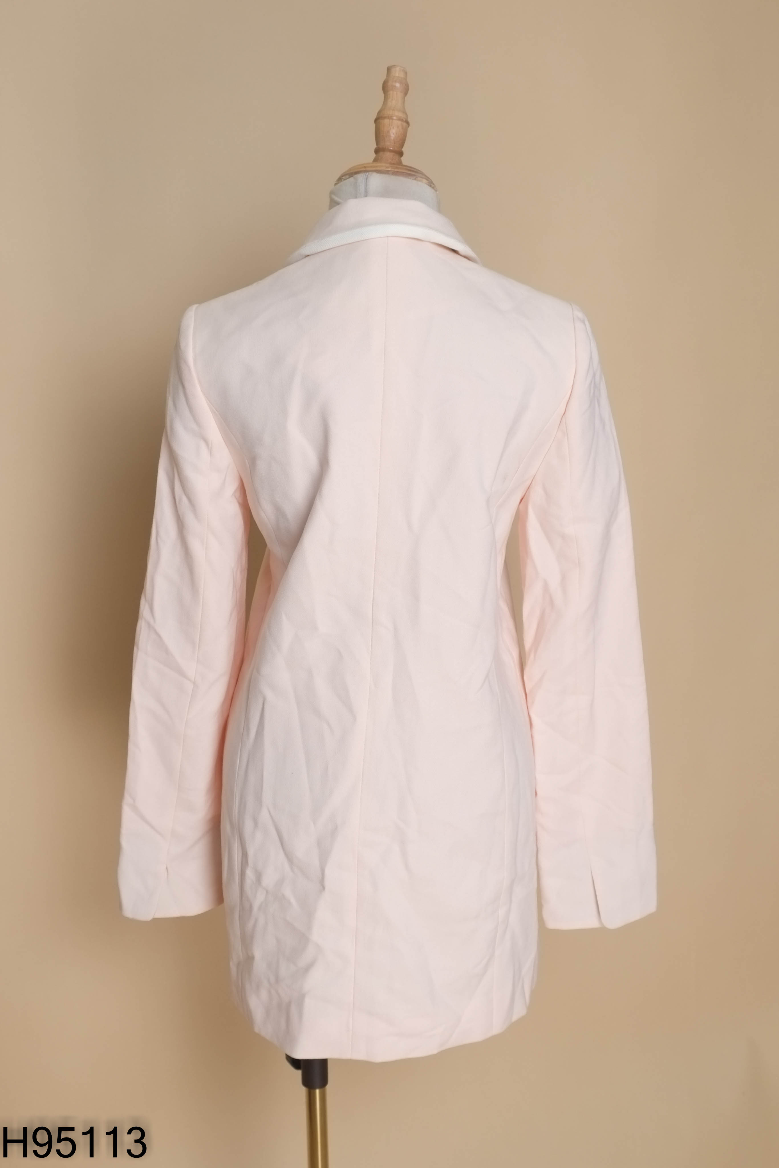 Áo vest hồng phấn