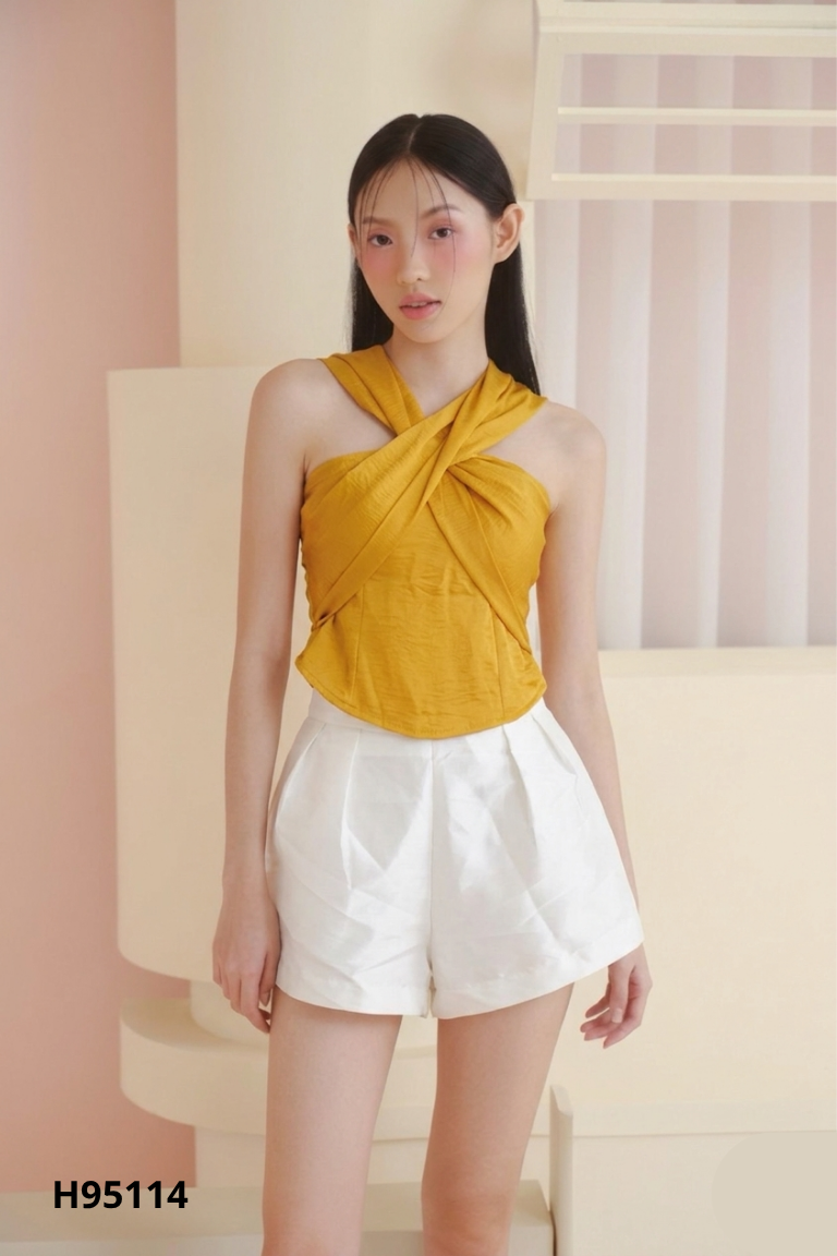 NEWTAG áo yếm vàng+shorts trắng