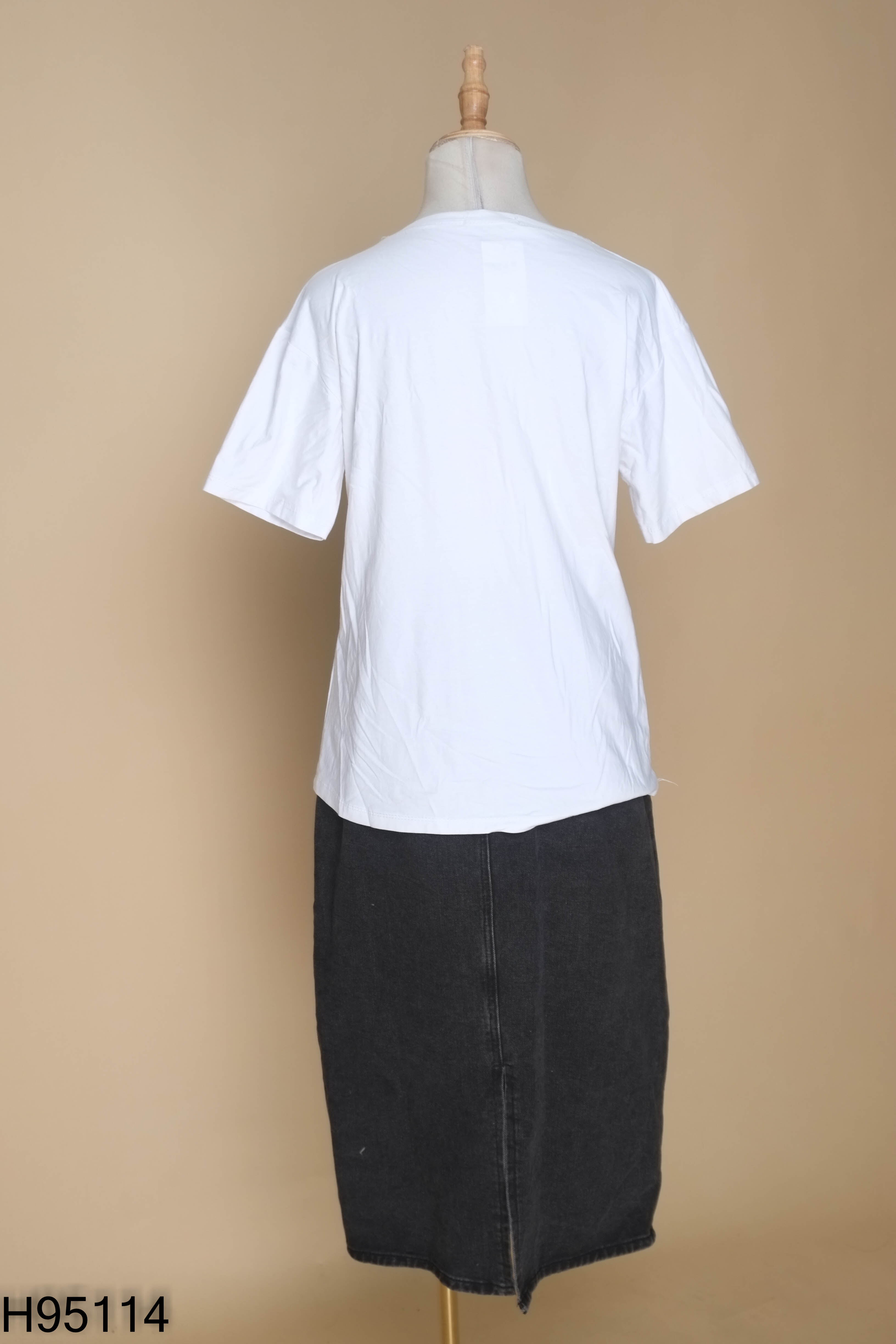 Set áo thun hình+váy jeans YIZAIMEI
