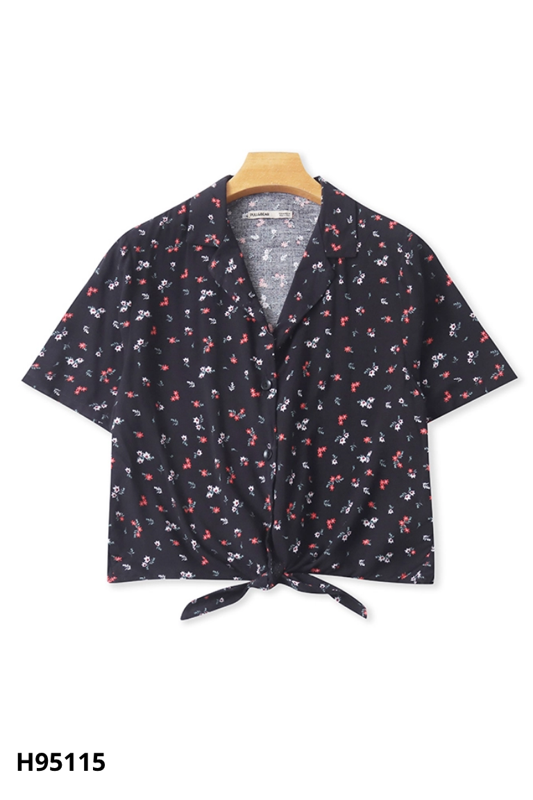 Áo PULL BEAR đen hoa