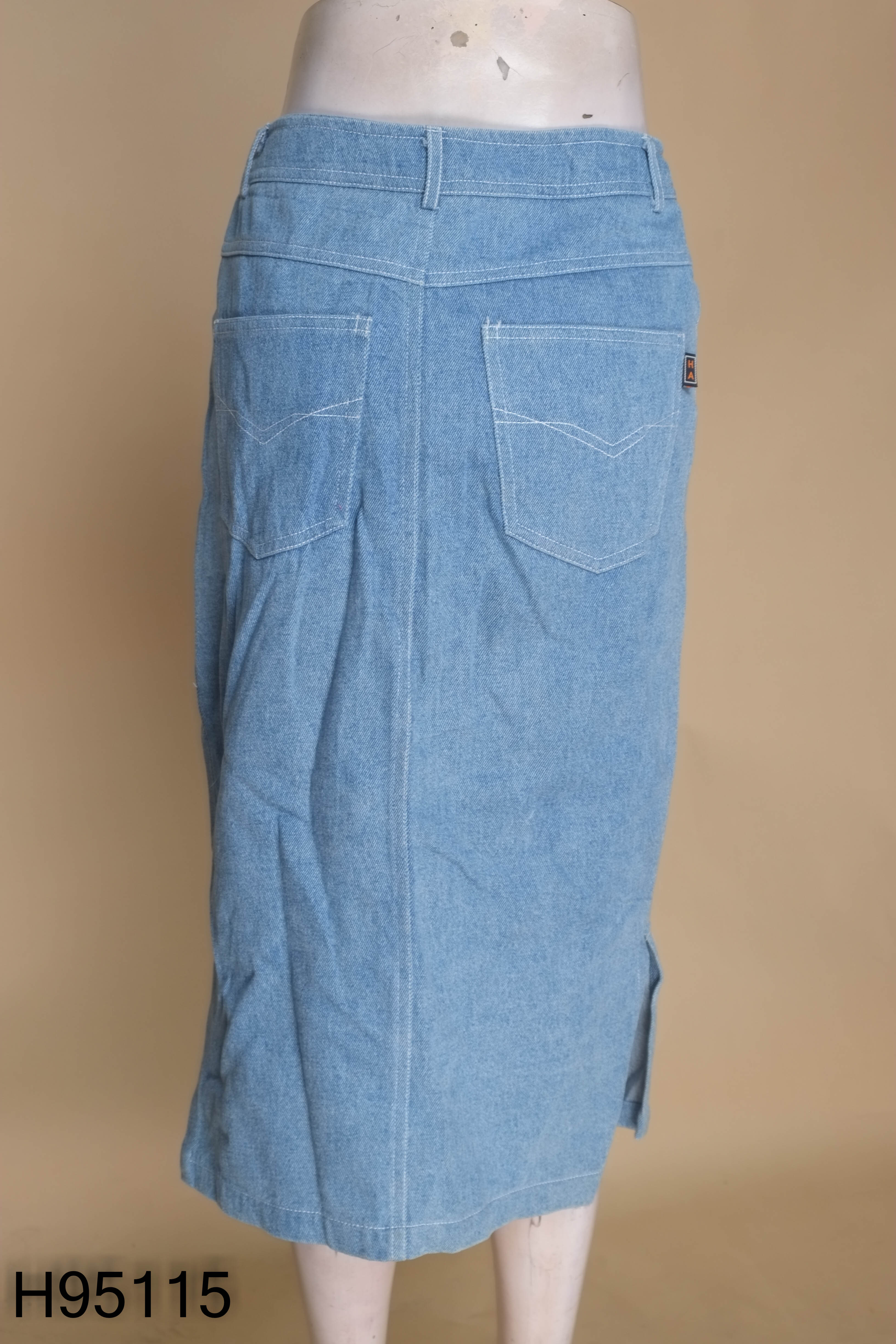 Chân váy jeans xanh 4 cúc