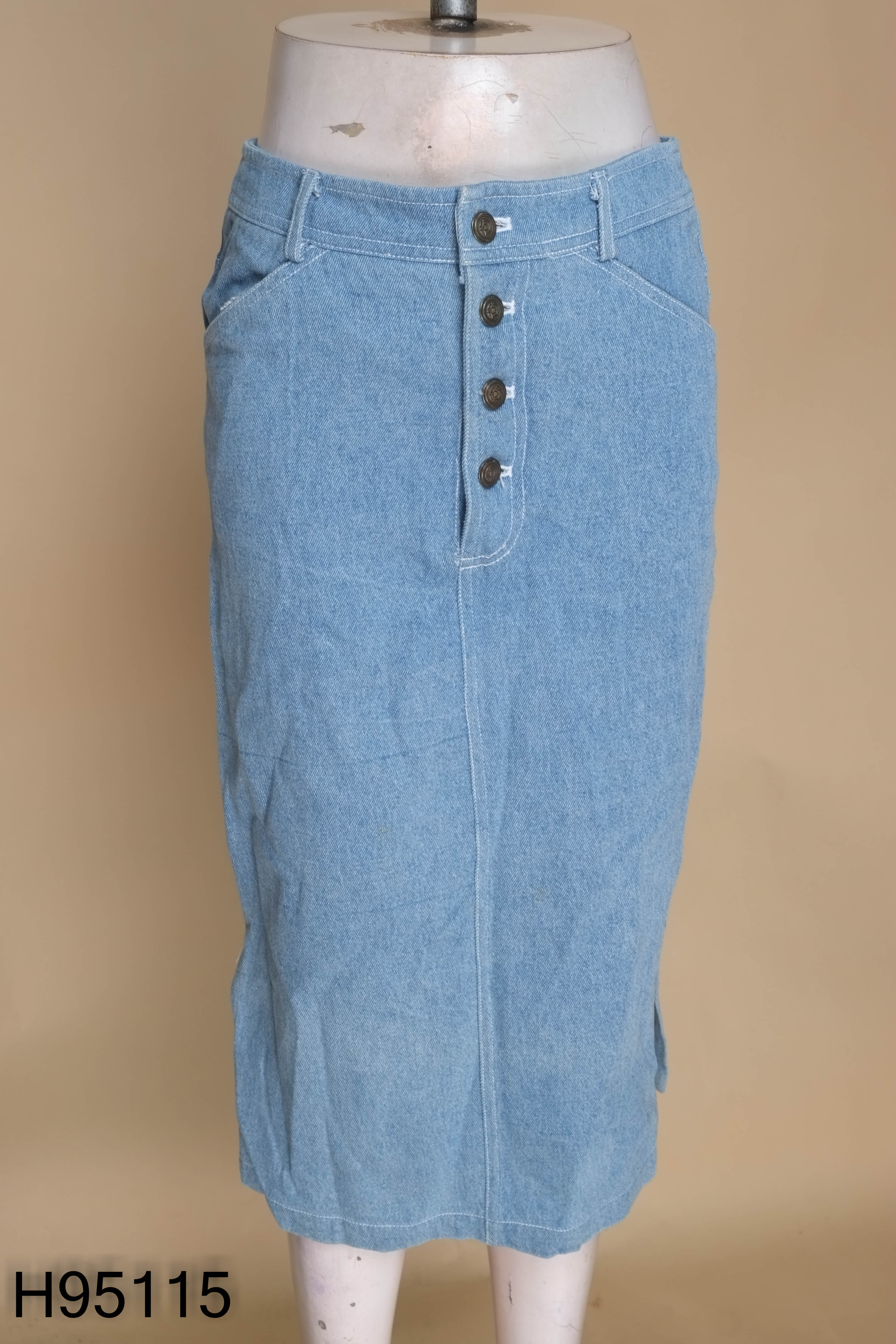 Chân váy jeans xanh 4 cúc