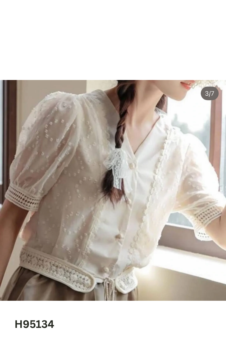 Áo croptop be phối cúc