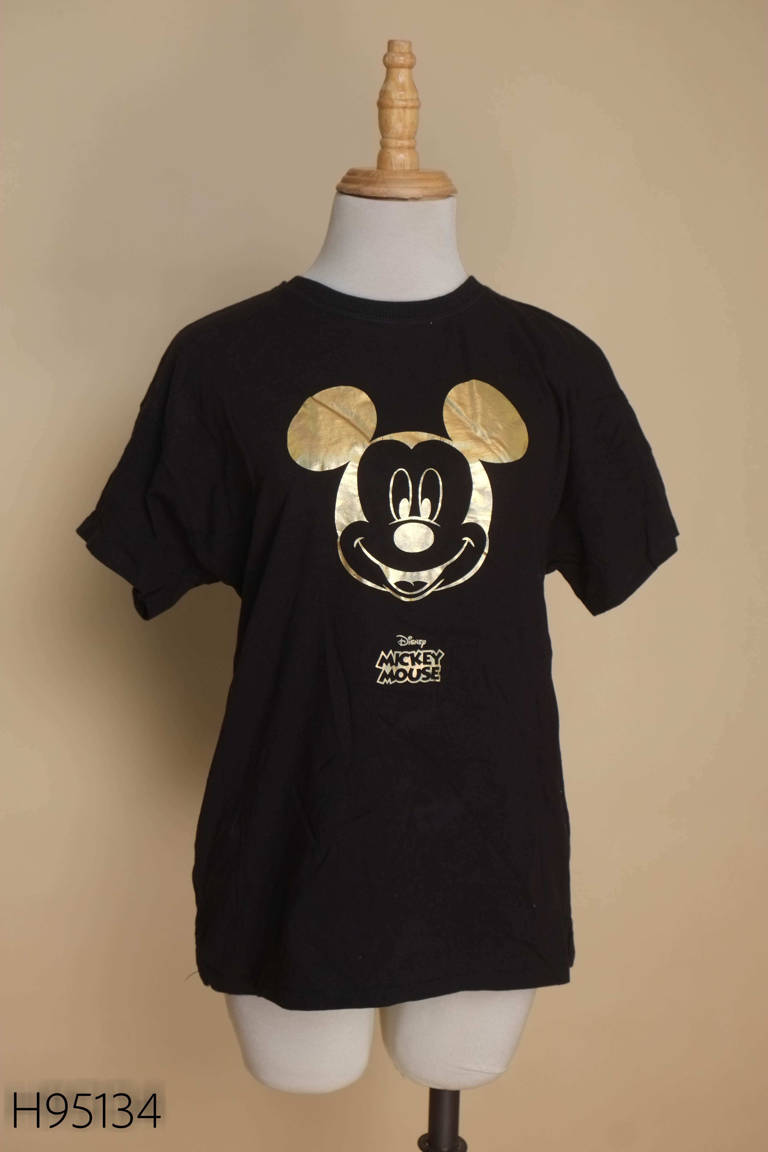 Áo thun đen họa tiết mickey