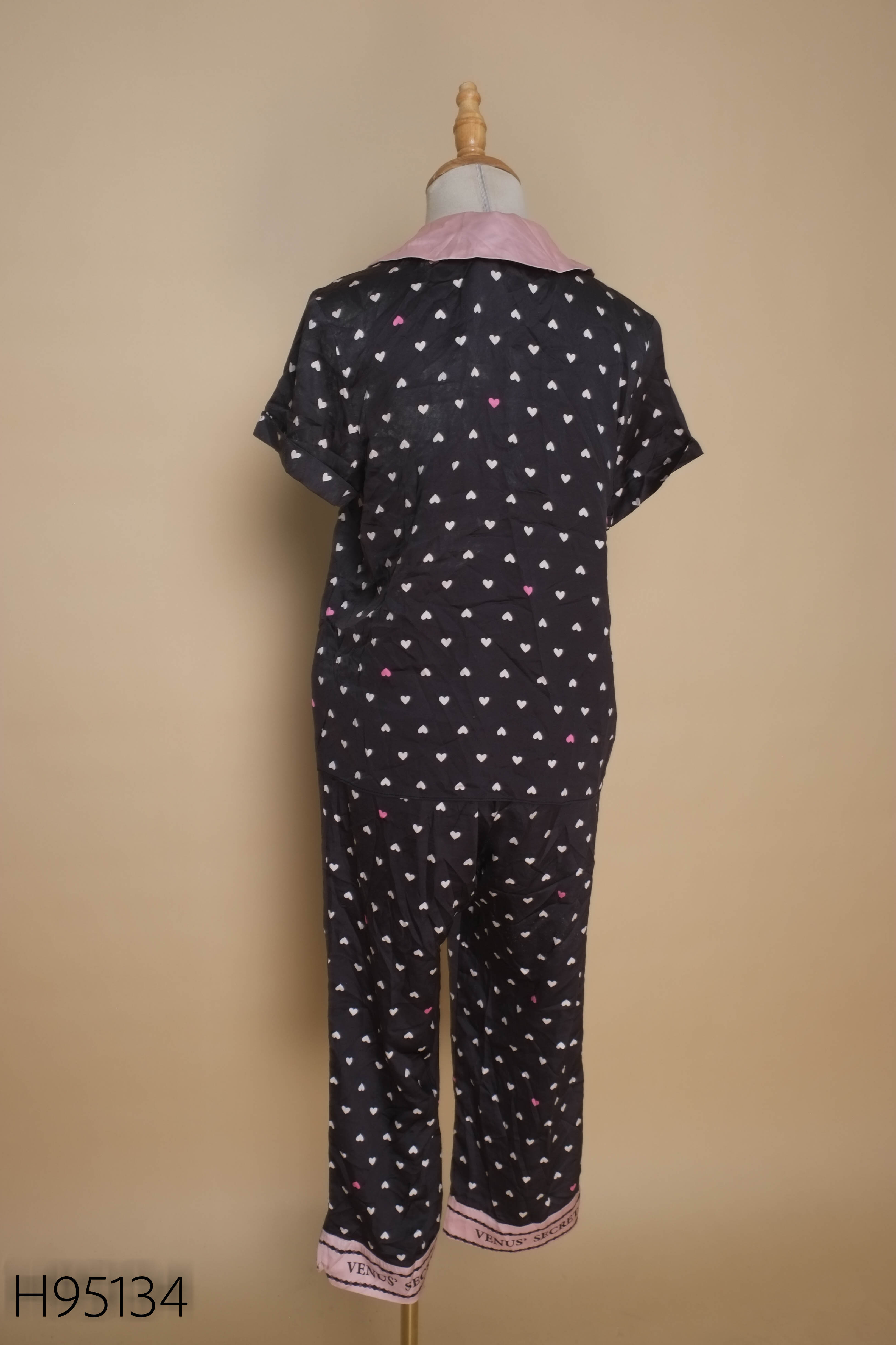 Set pijama đen họa tiết tim hồng VENUS'SECRET