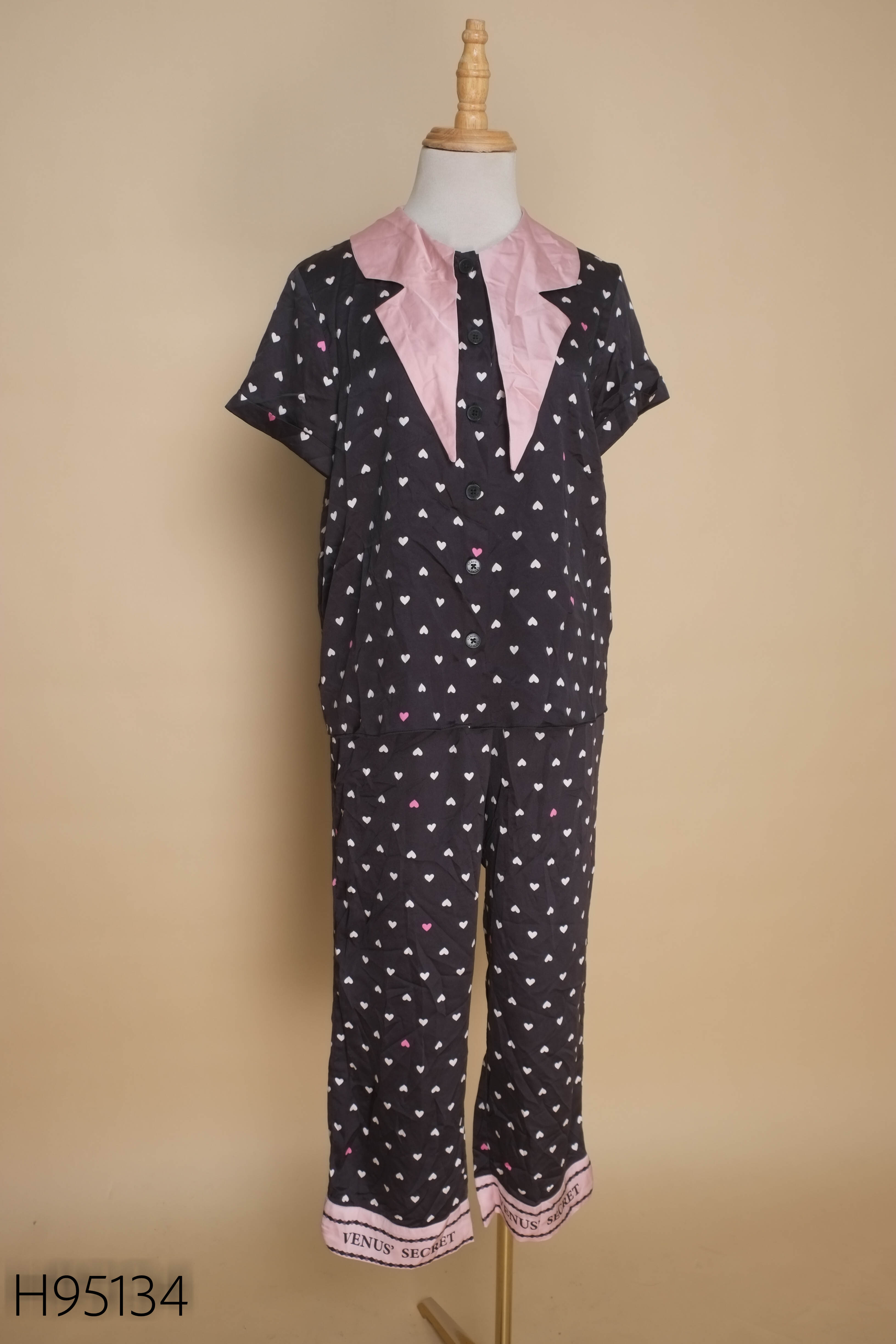 Set pijama đen họa tiết tim hồng VENUS'SECRET
