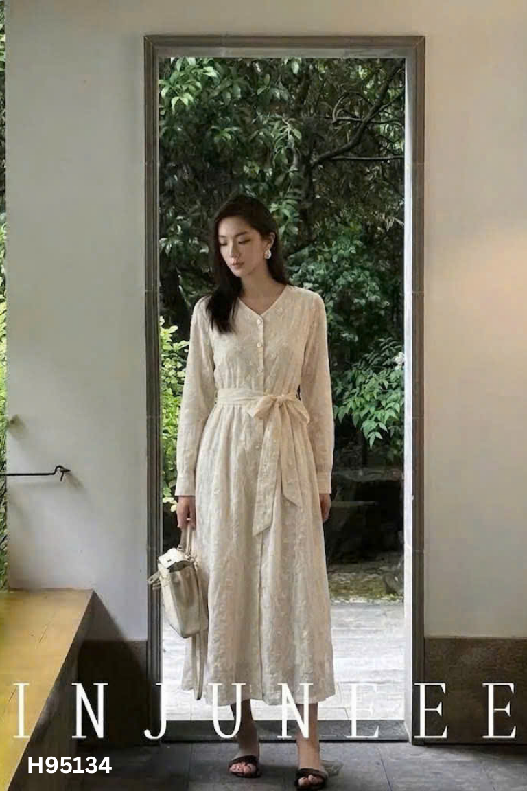 Váy be phối lưới cổ tim