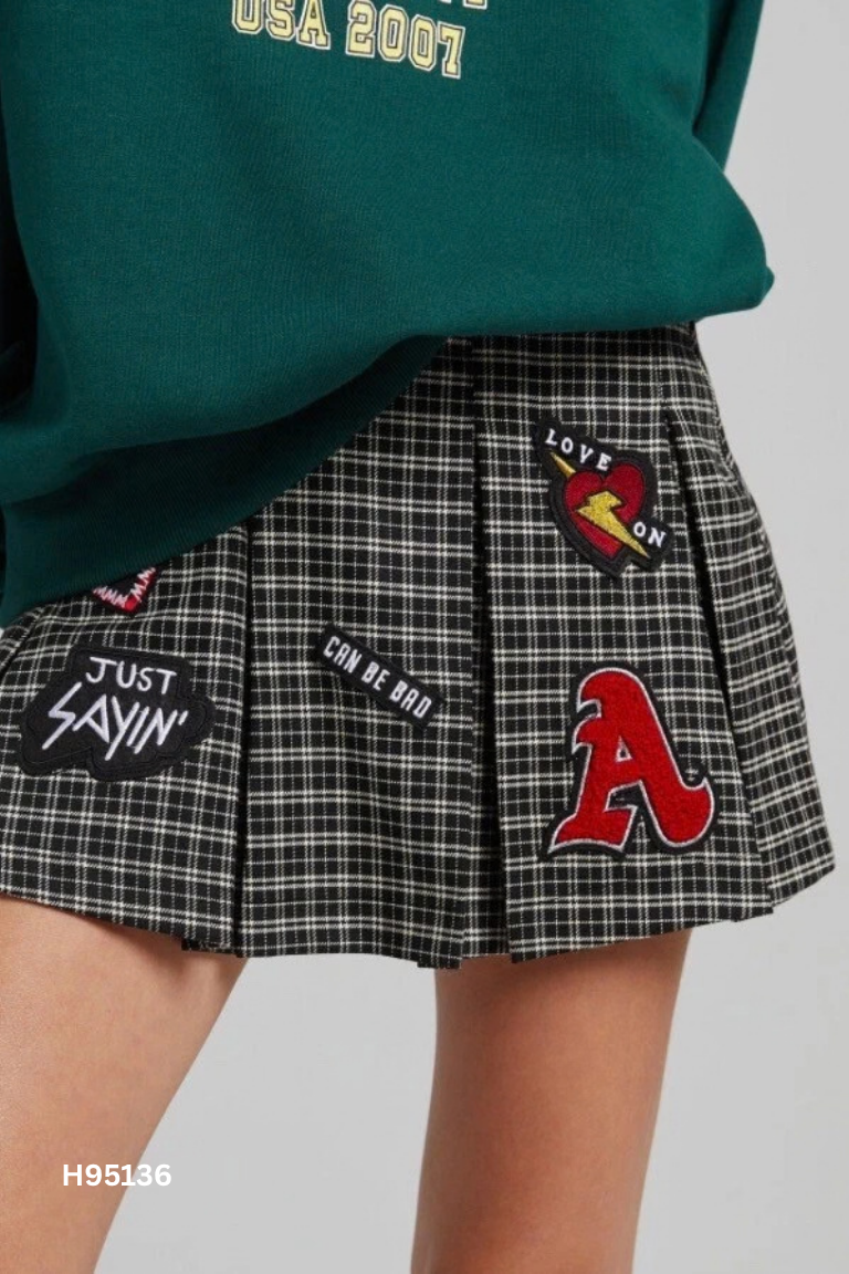 NEWTAG Chân váy BERSHKA đen caro