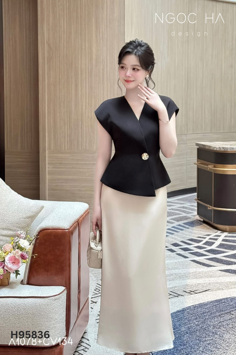 Áo đen NGOC HA cài khuy