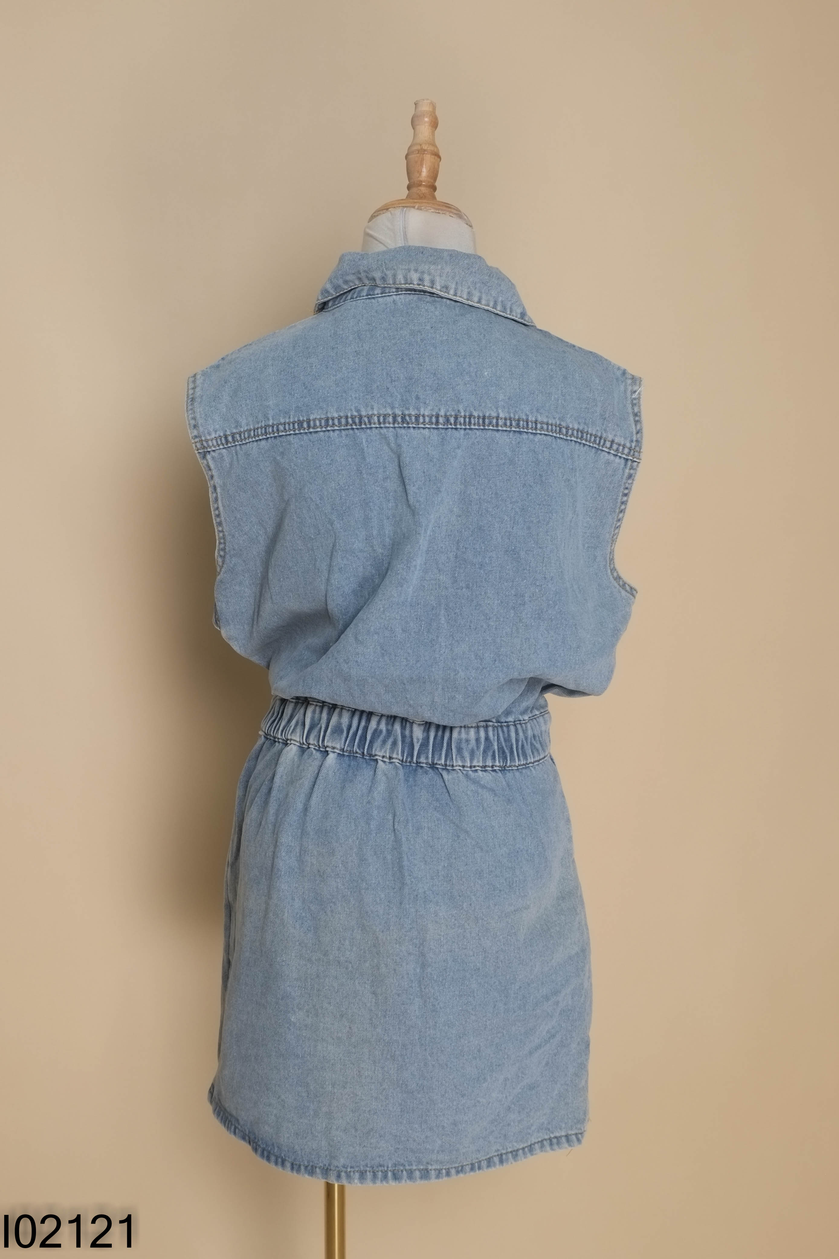 Váy jeans xanh sát nách