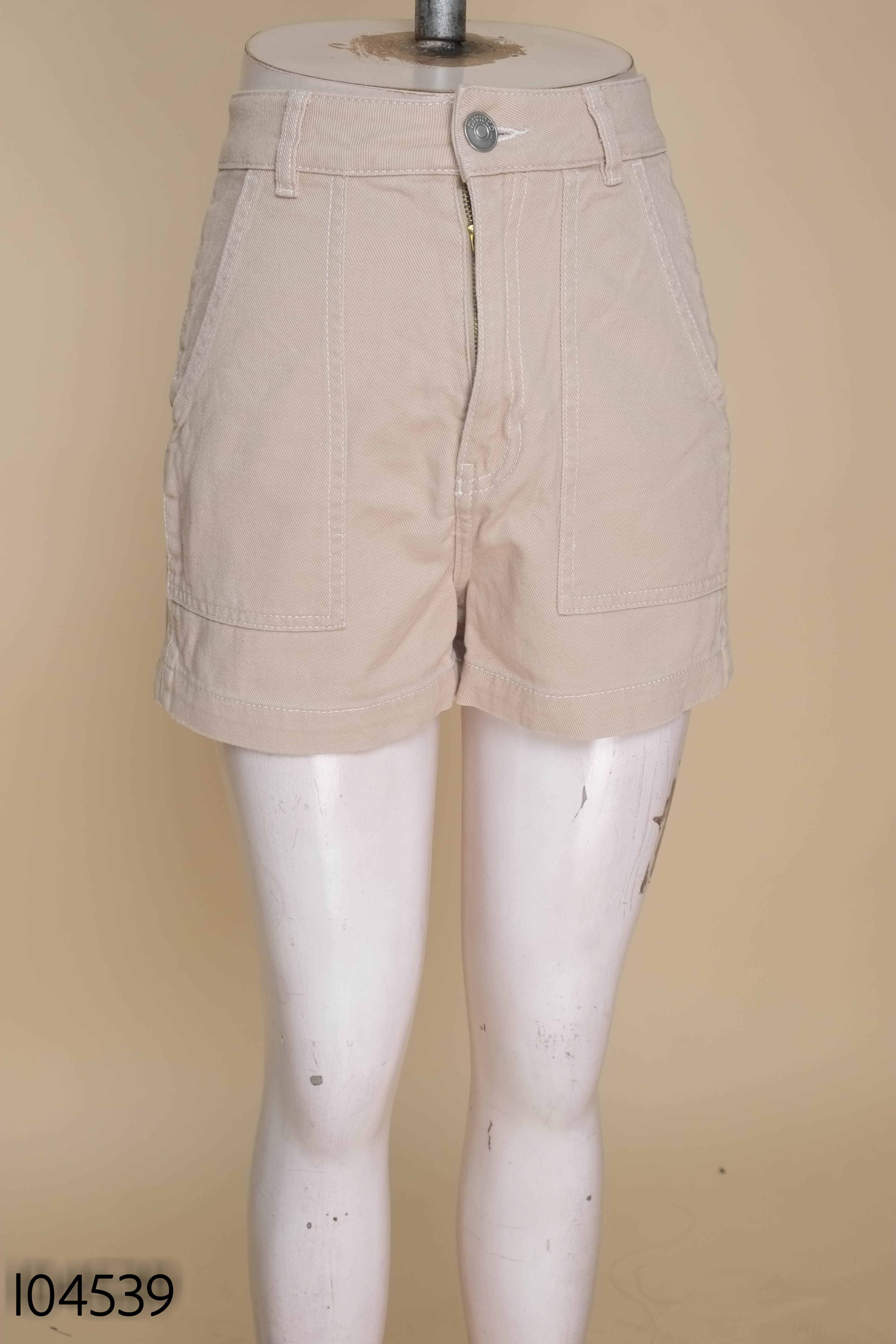 Quần shorts DIVIDED be