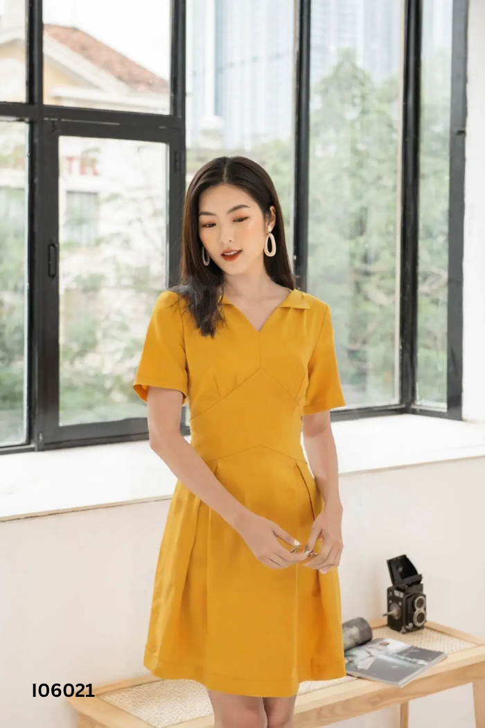 Váy JM DESIGN vàng cổ V