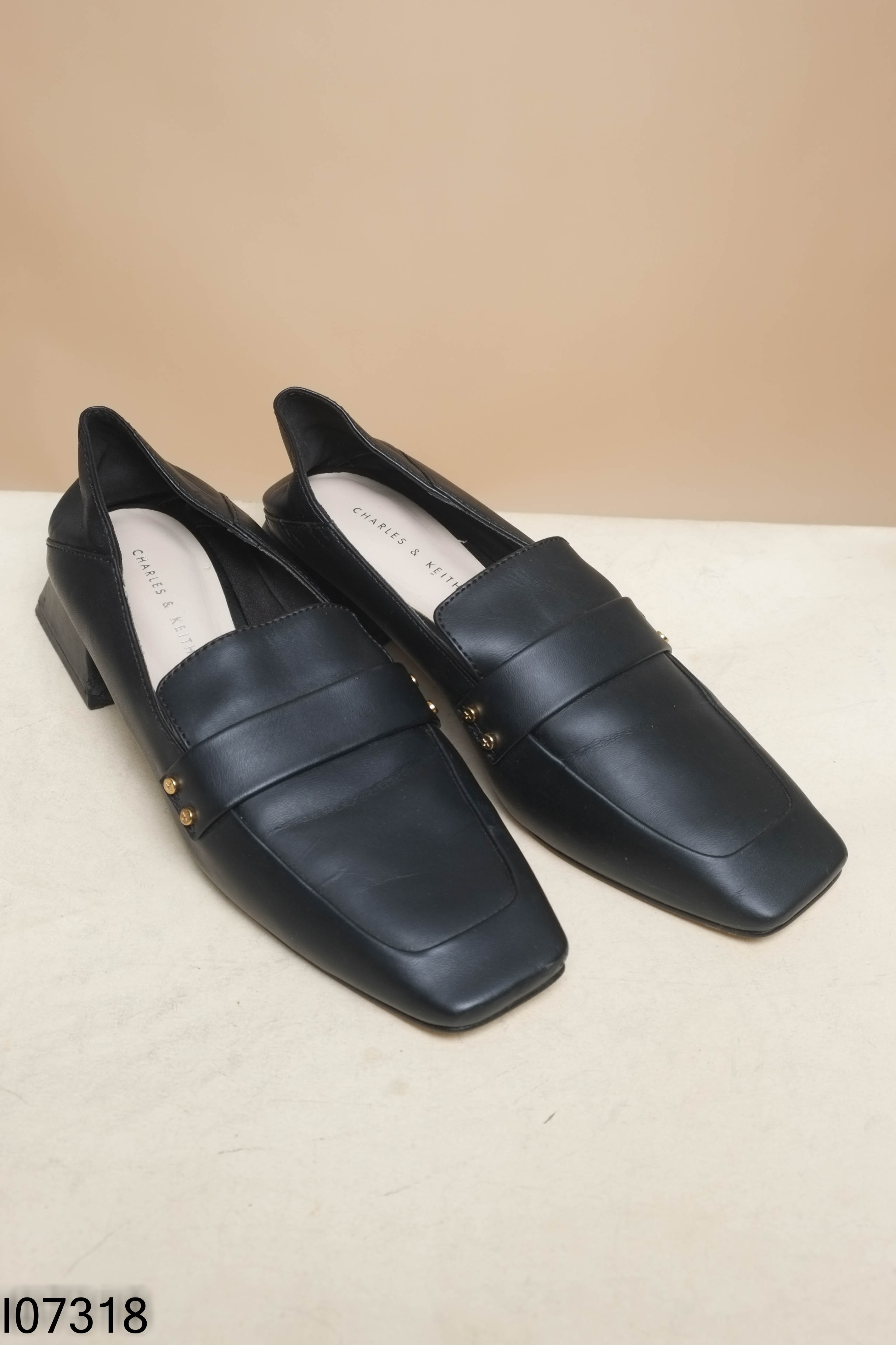 Giay cao gót CHARLES KEITH đen đế vuông