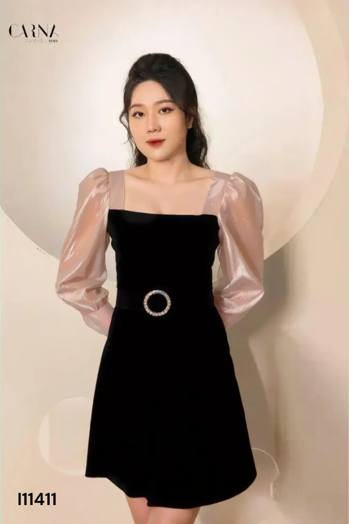 Váy MONOCO nhung đen tay organza be