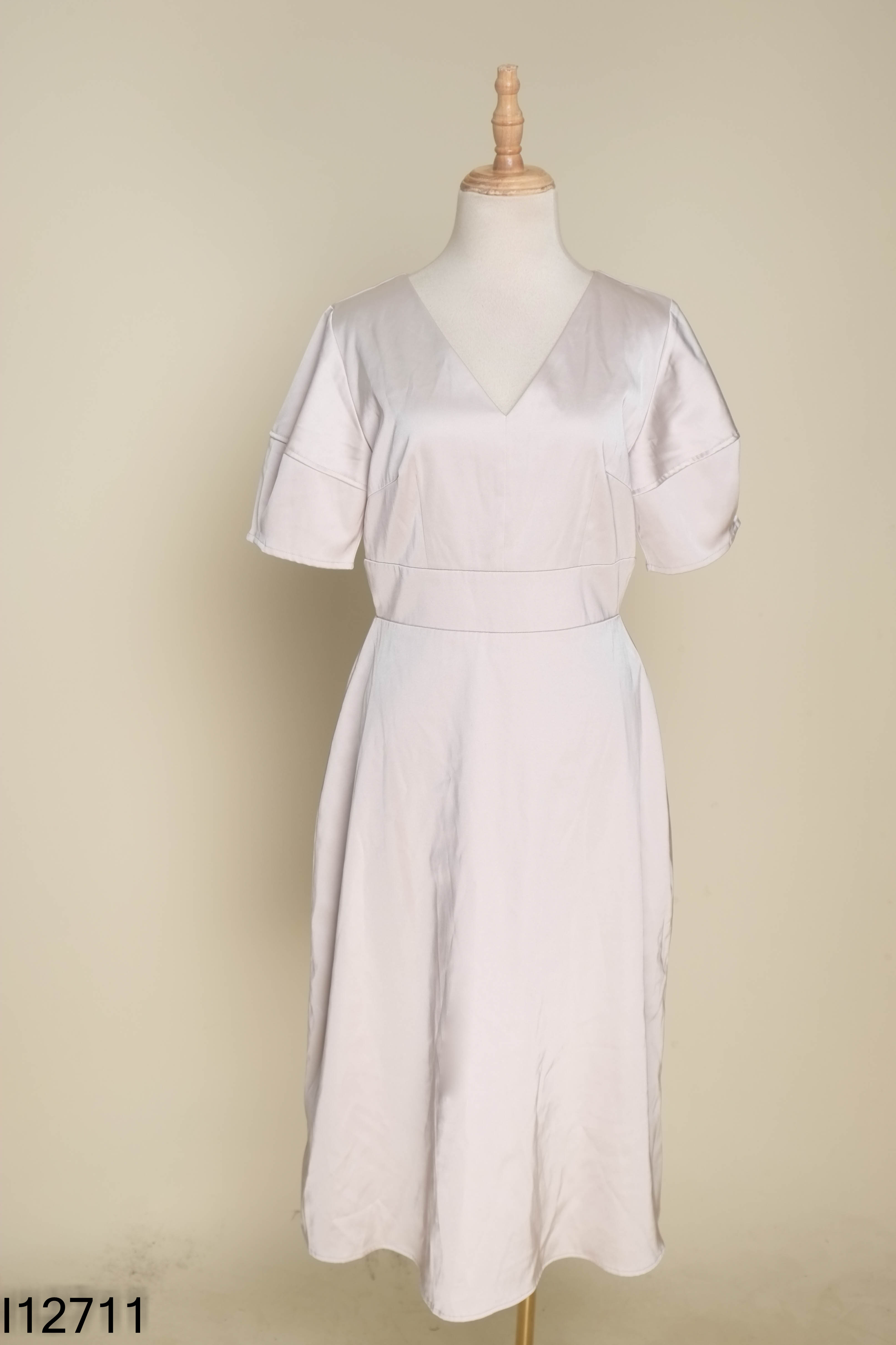 Váy satin HOBBS cổ V