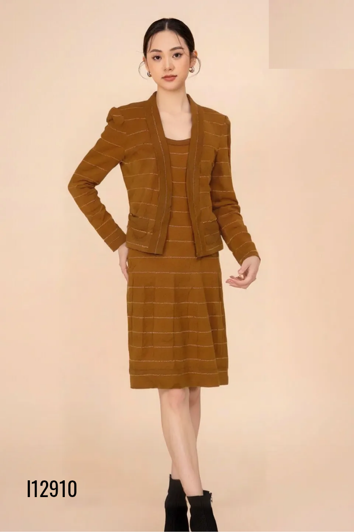SET Váy nâu kẻ vàng + cardigan