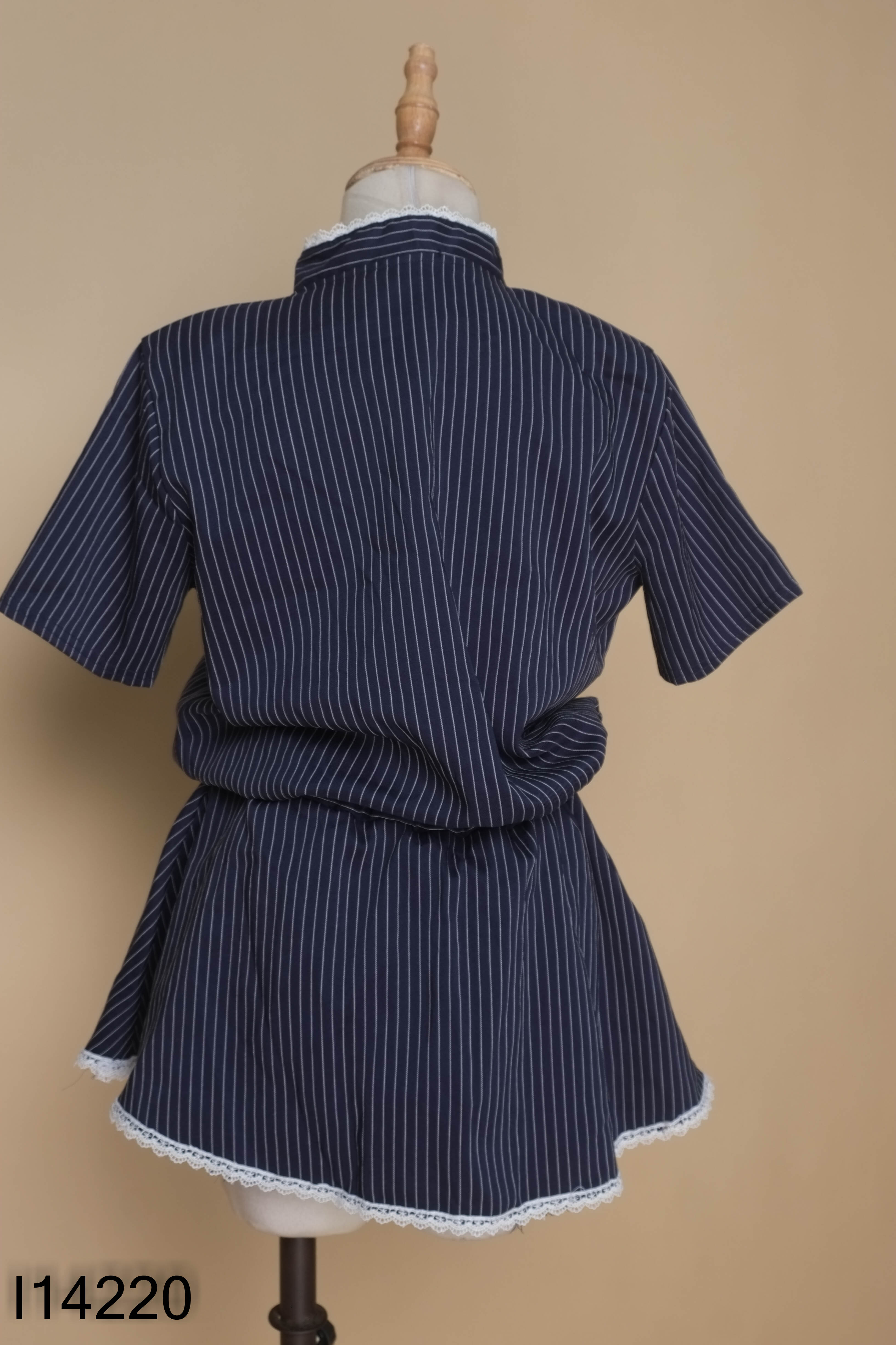 Jumpsuits xanh kẻ thêu nơ