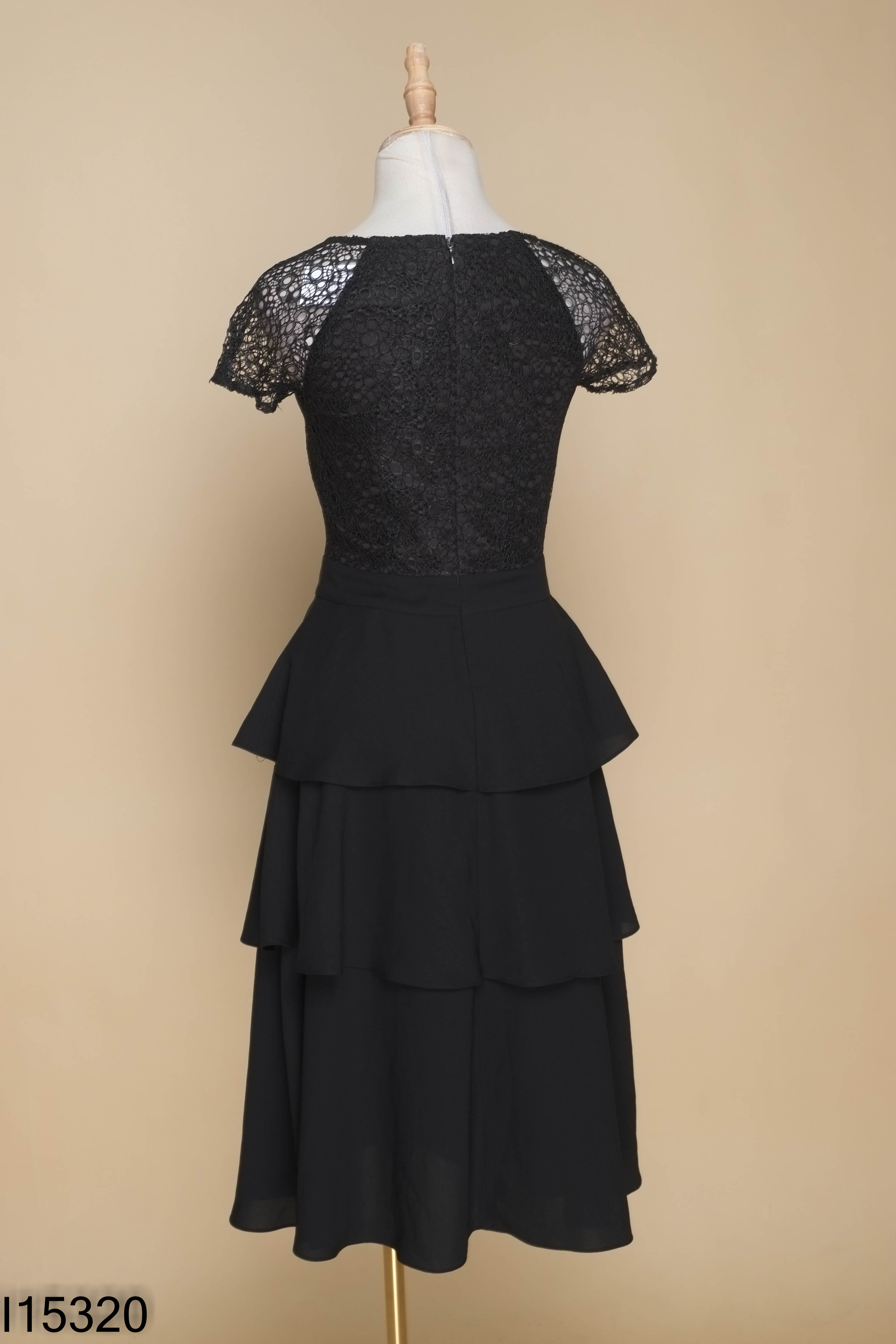 Váy dài đen DAISY BASIC phối ren