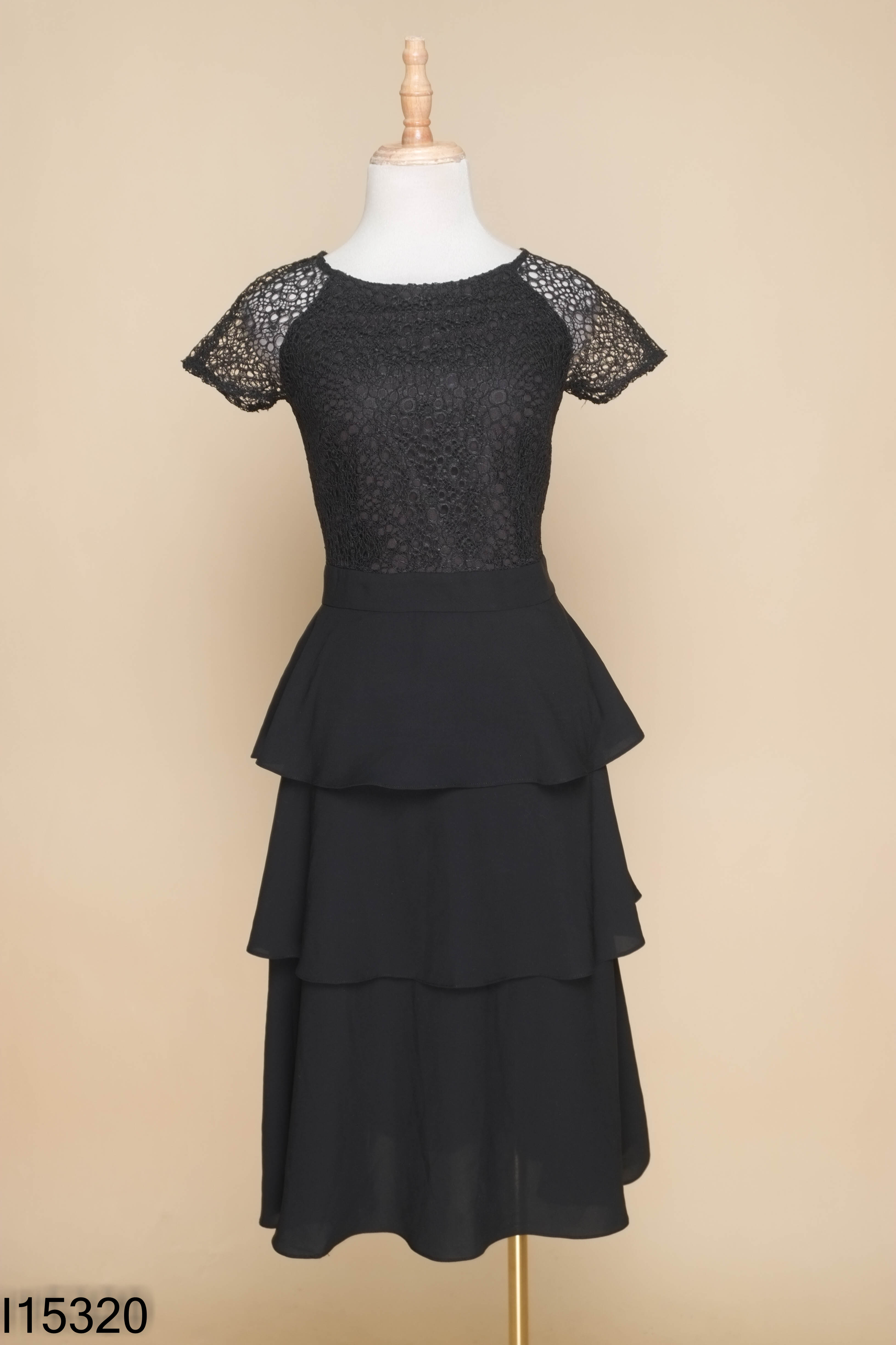 Váy dài đen DAISY BASIC phối ren
