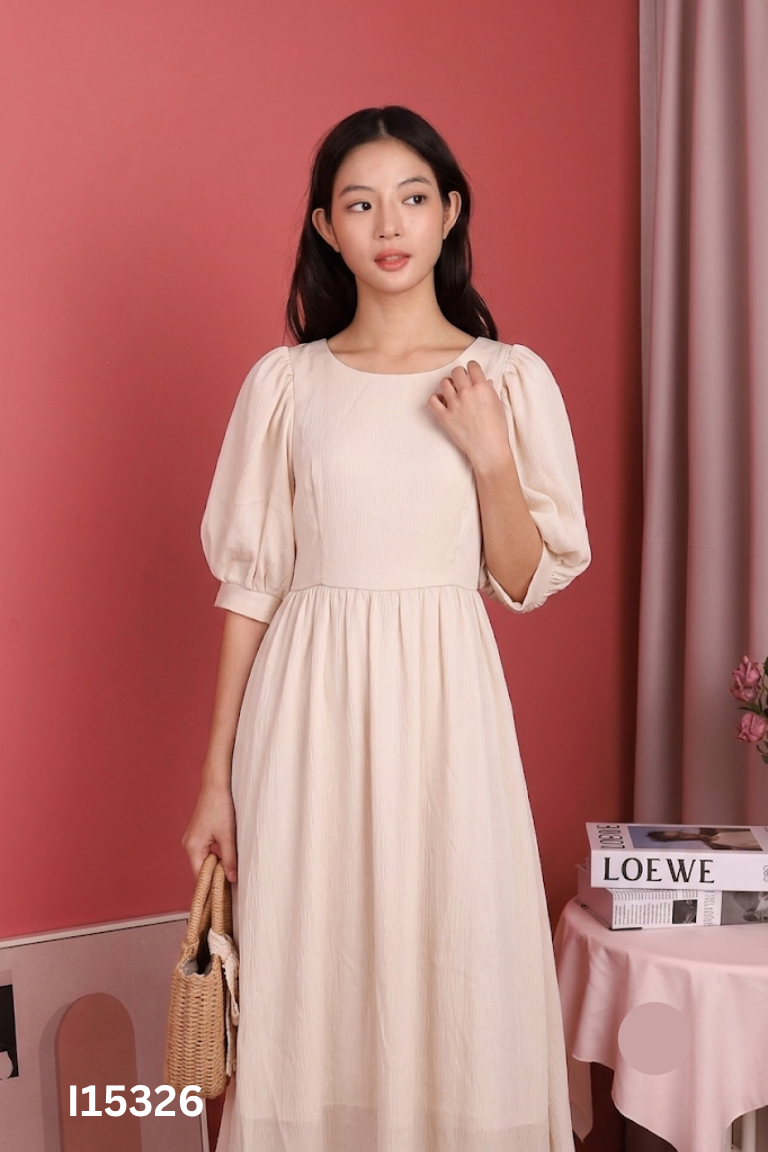 Váy lụa be tay bồng