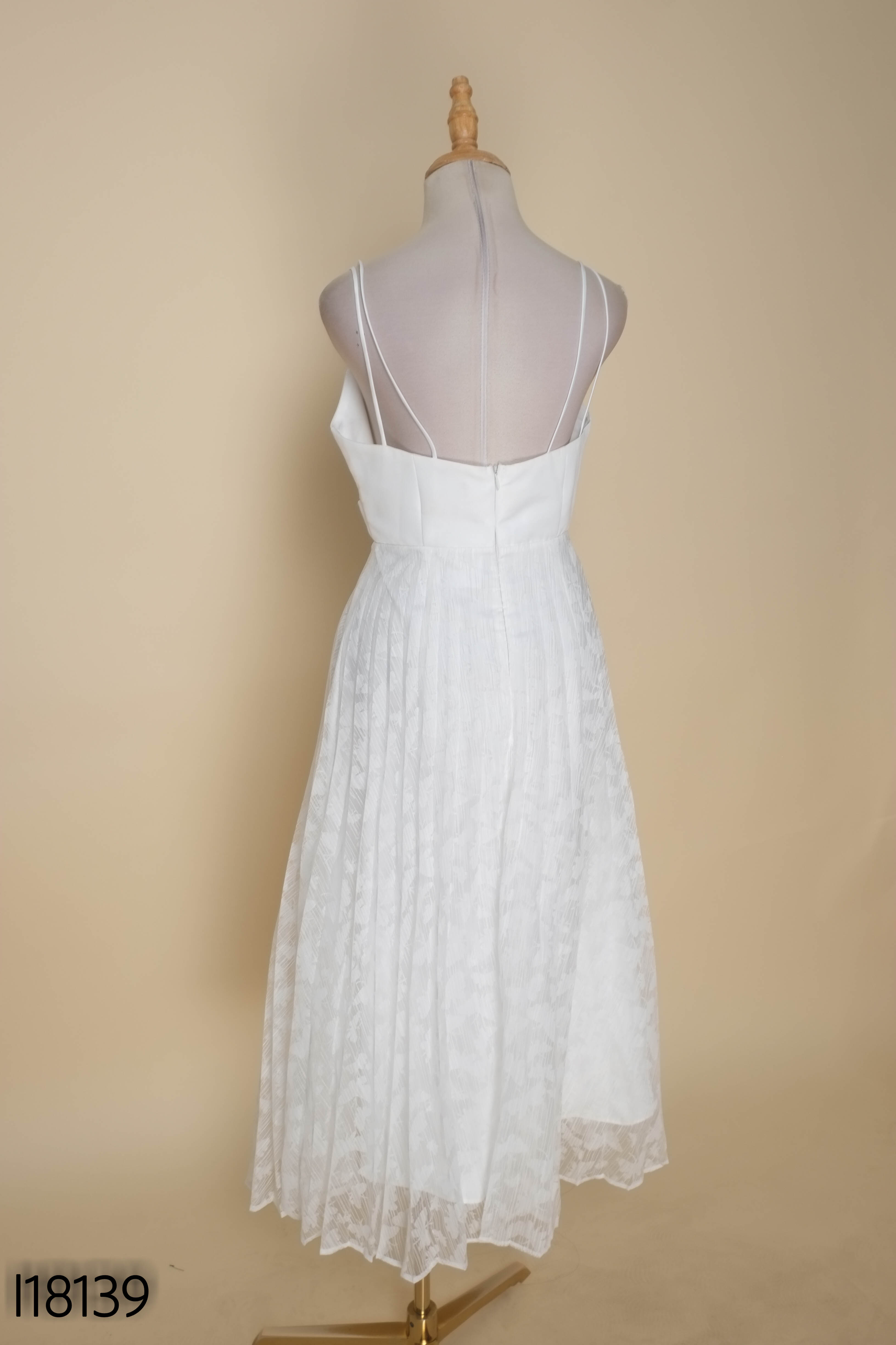 Váy RECHIC trắng 2 dây