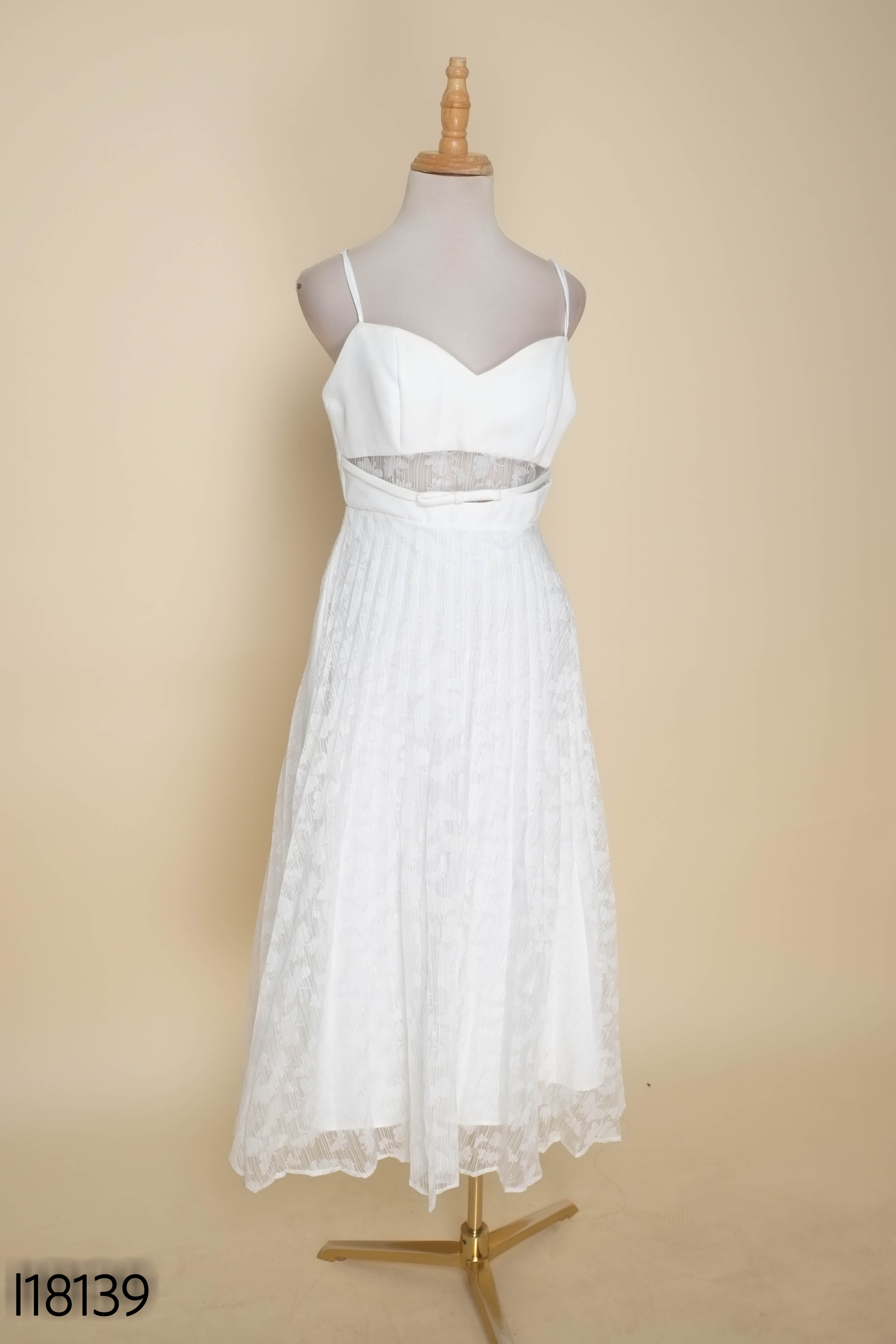 Váy RECHIC trắng 2 dây