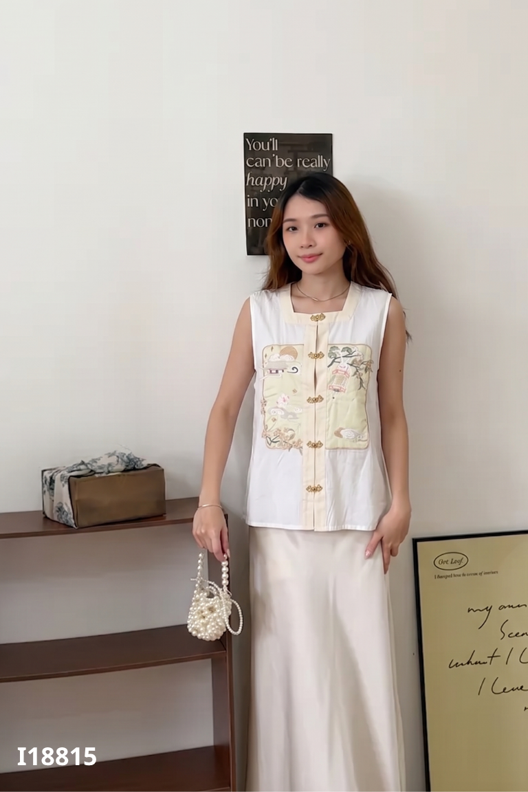 Áo trắng viền be