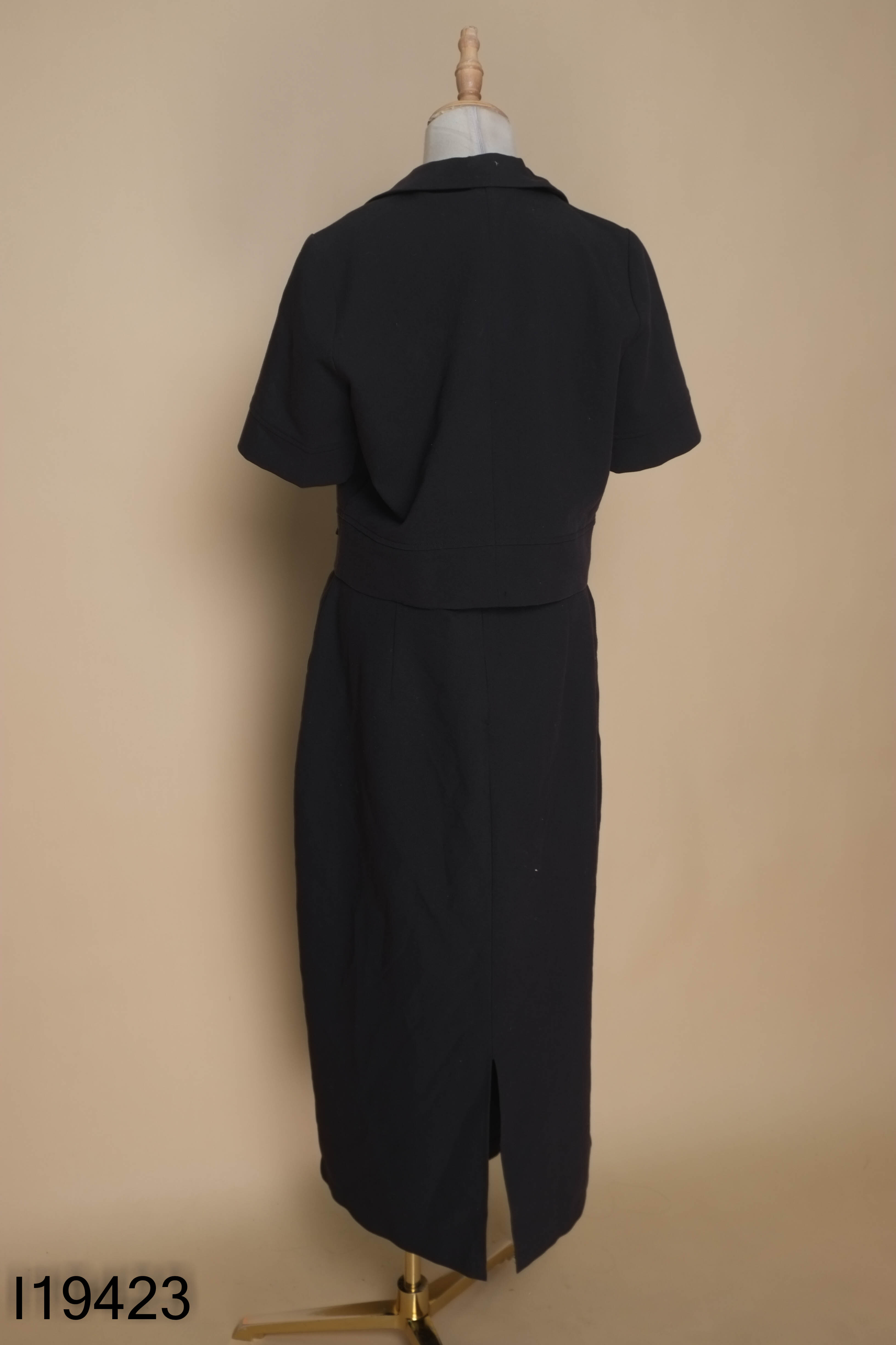 Set Áo đen OSHIRI cổ vest + chân váy