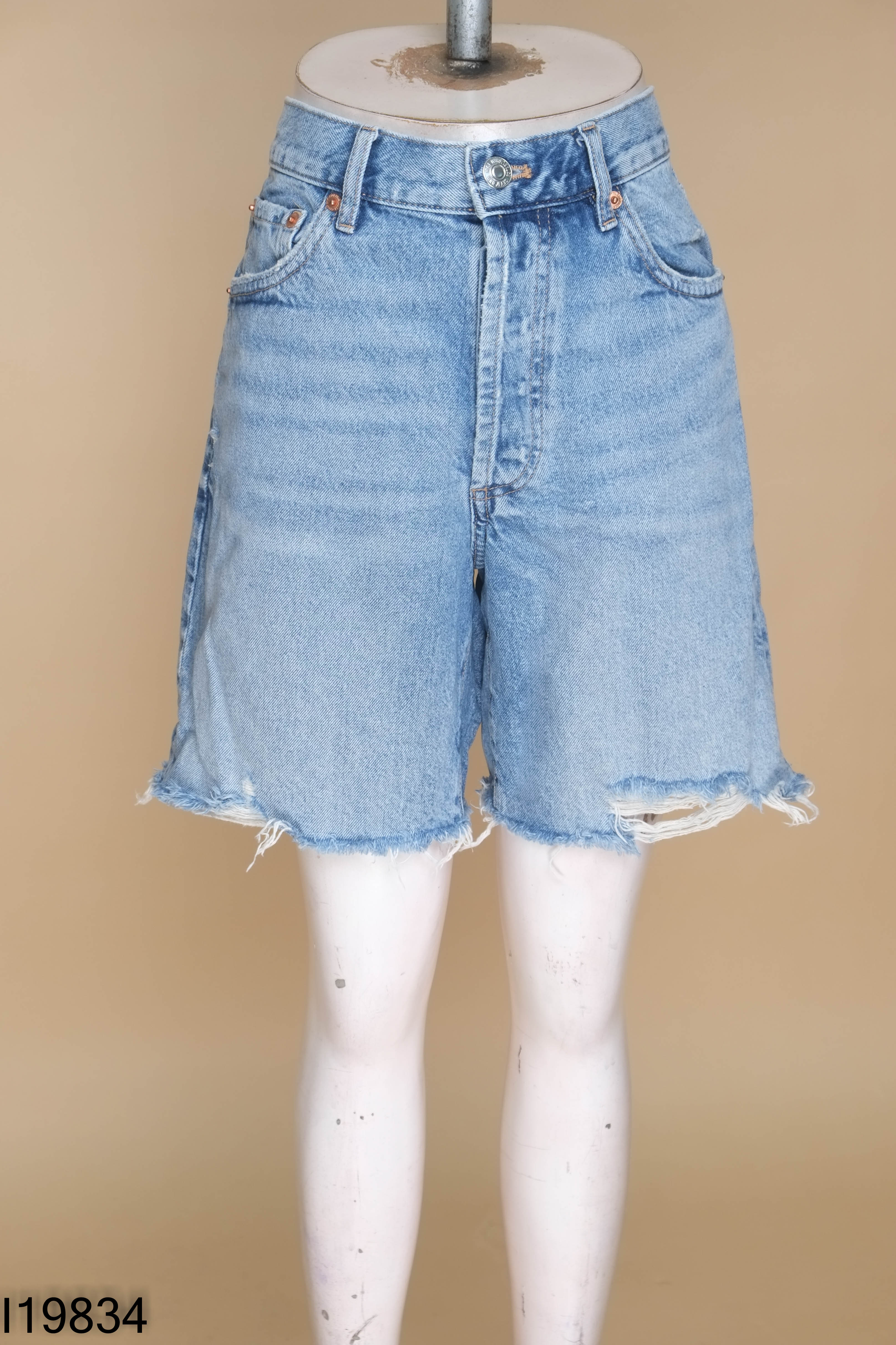 Quần short jeans xanh MNG